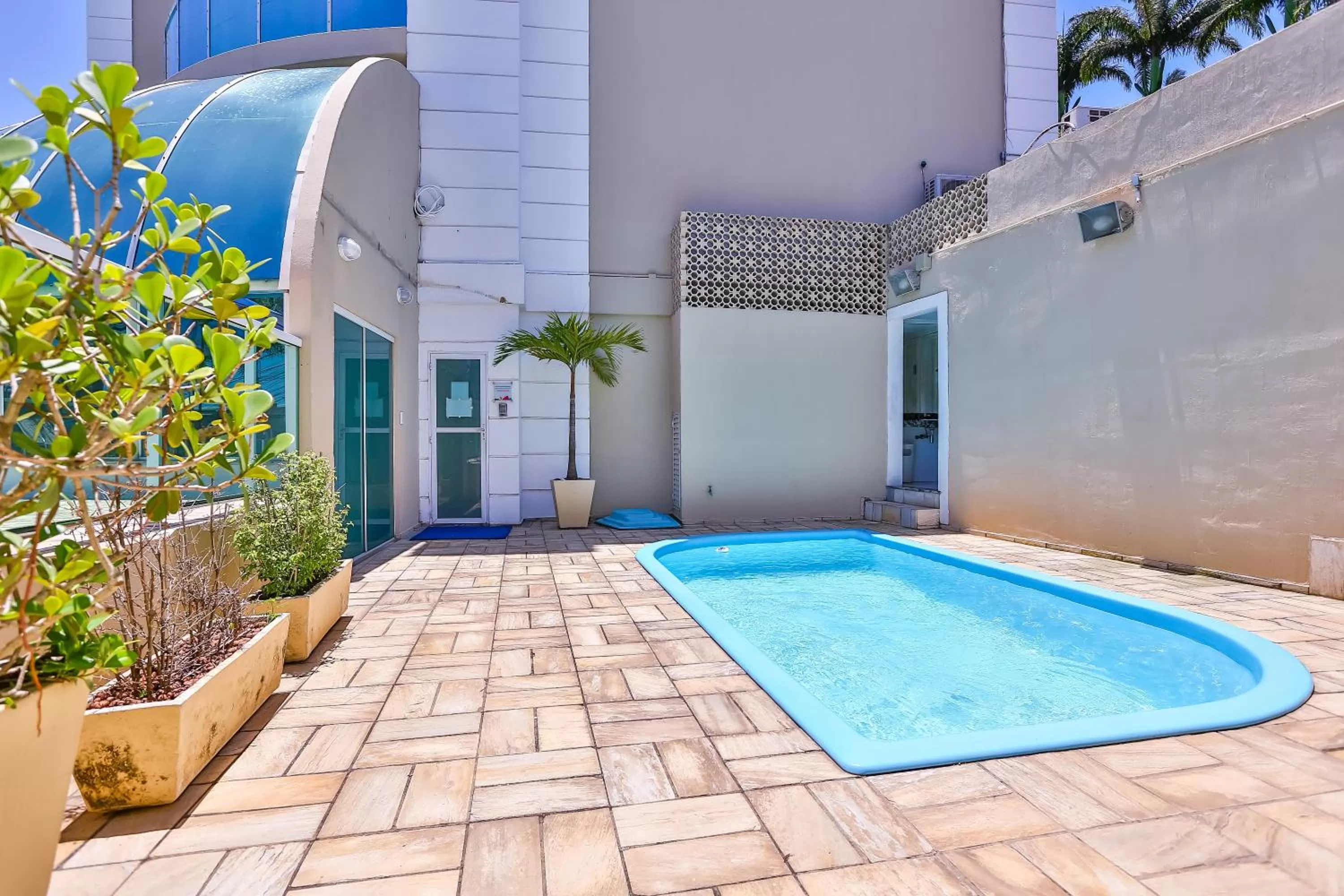 Swimming pool in Dubai Macaé by Atlântica