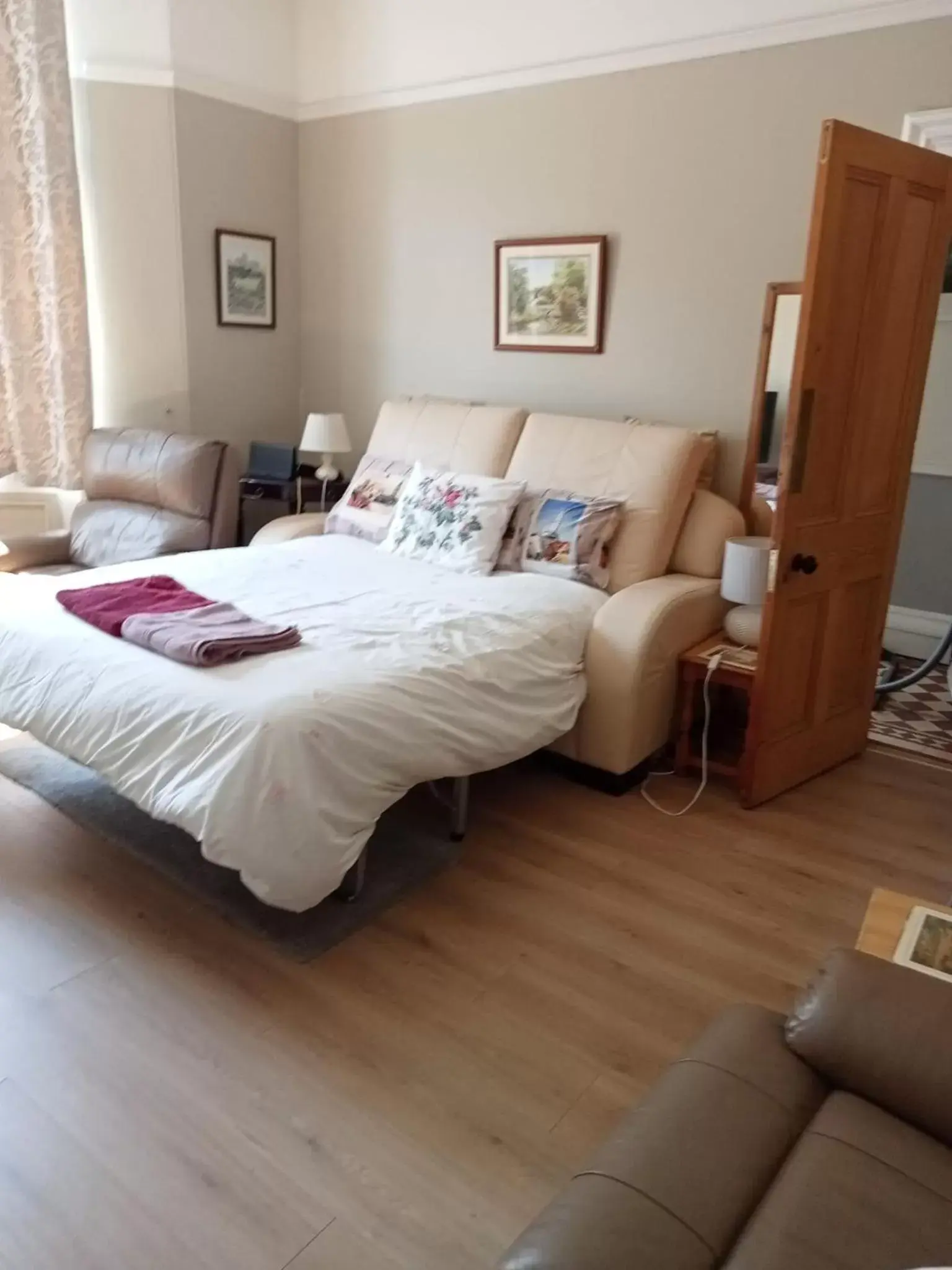 Bed in Private rooms with breakfast in Bishop Auckland