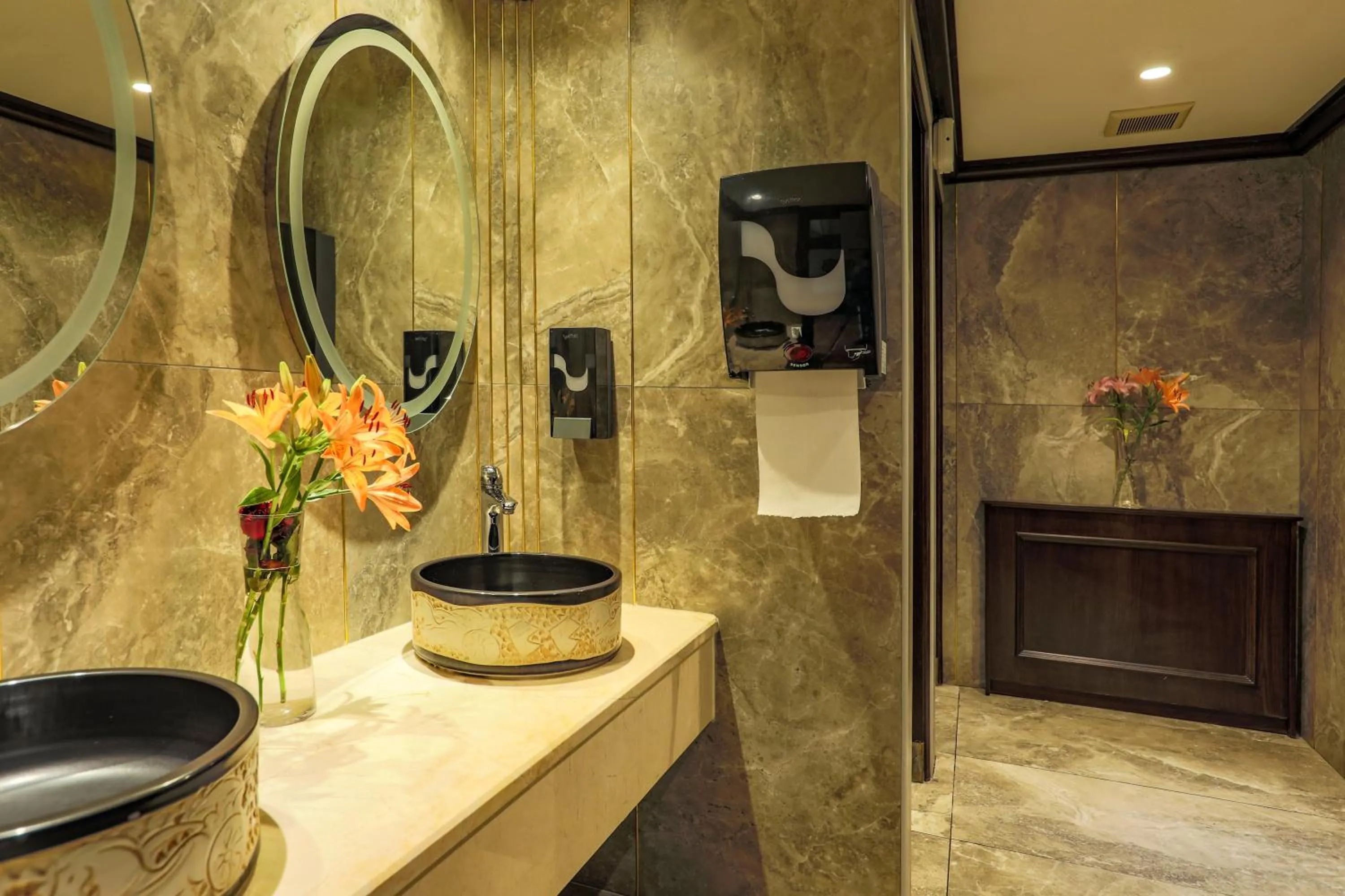 Bathroom in Bristol Hotel