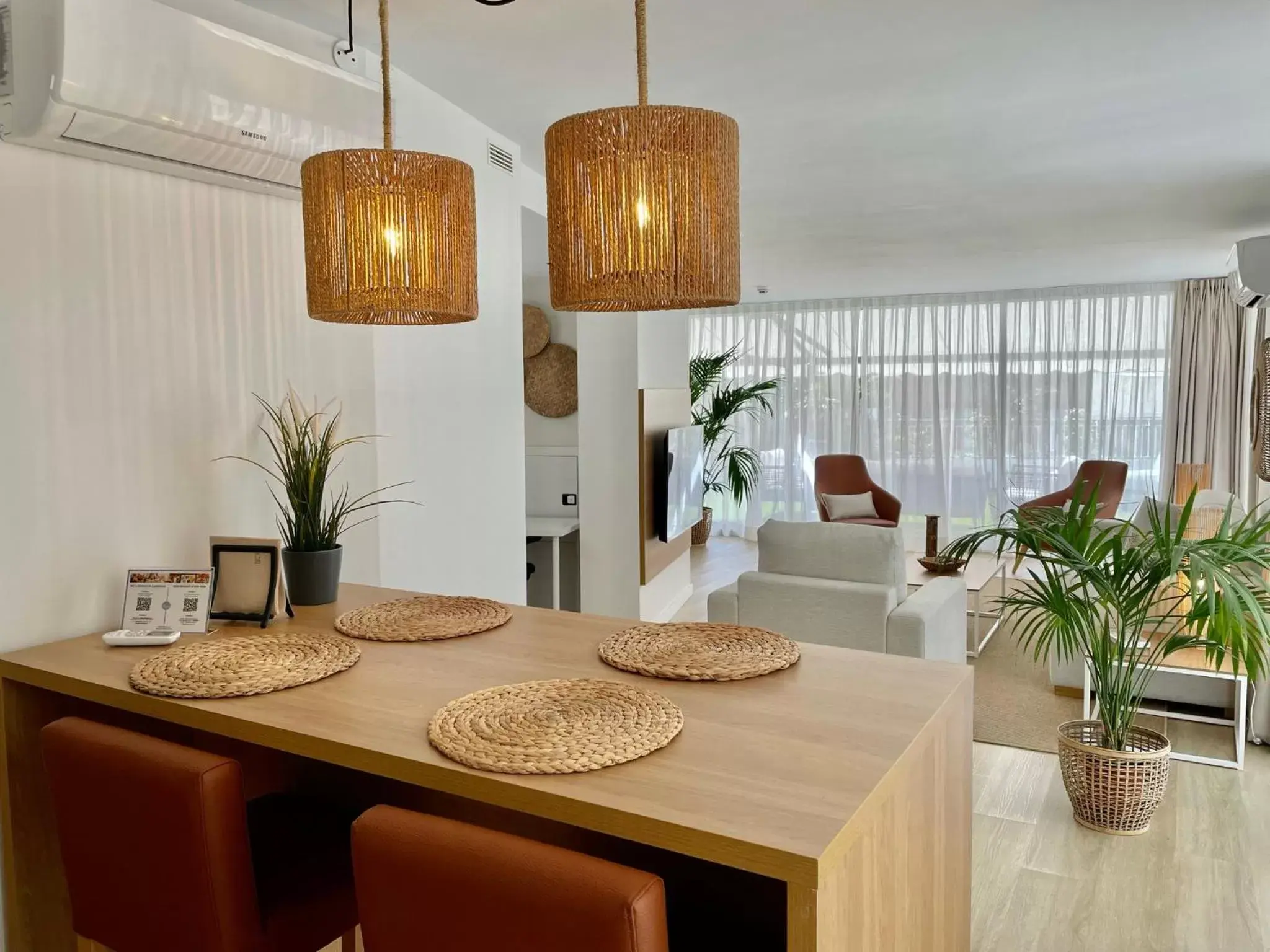 Dining area, Kitchen/Kitchenette in Hotel Emblemático Hi Suites