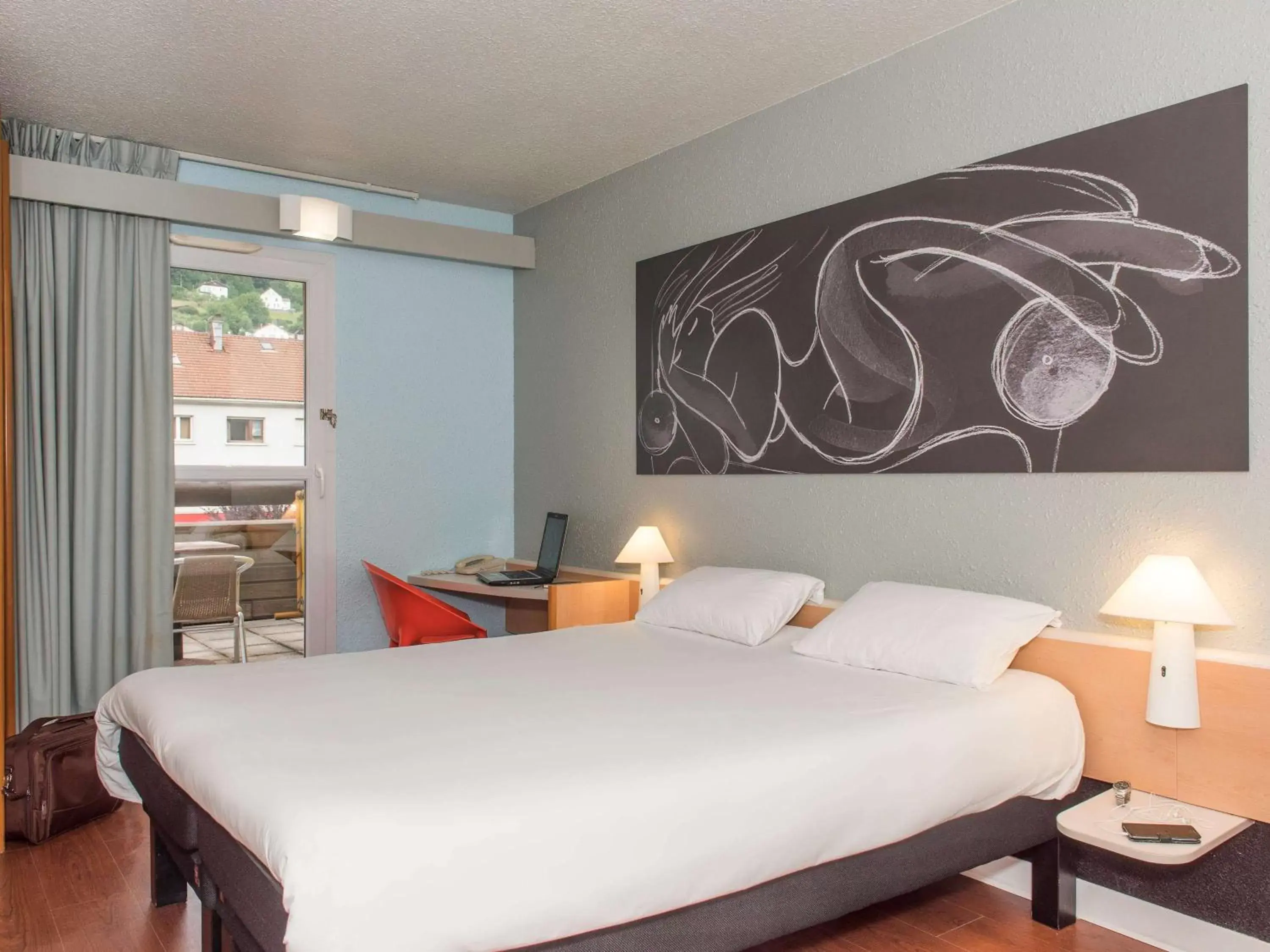 Photo of the whole room, Bed in ibis La Bresse Gérardmer