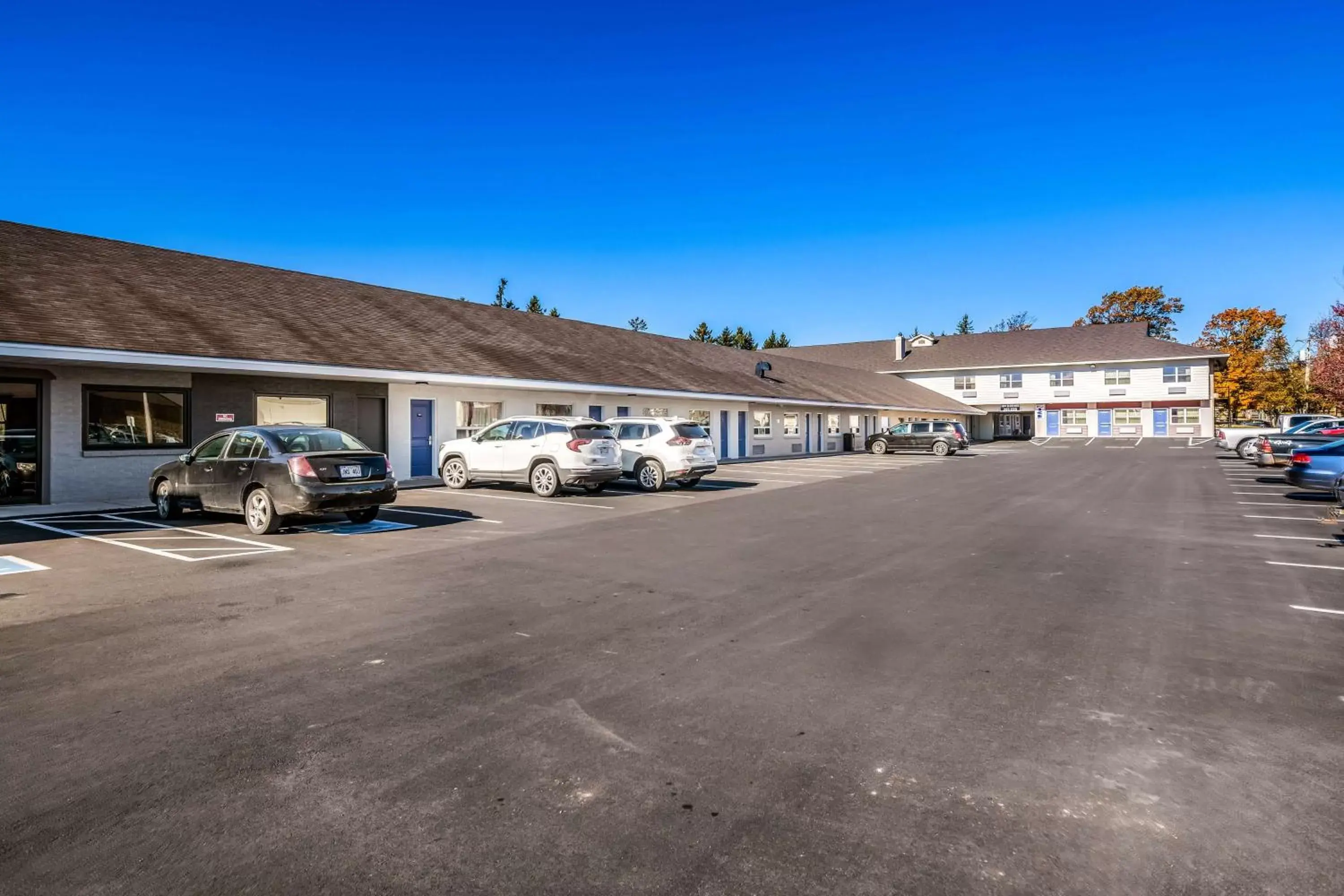 Property building in Motel 6-Moncton, NB