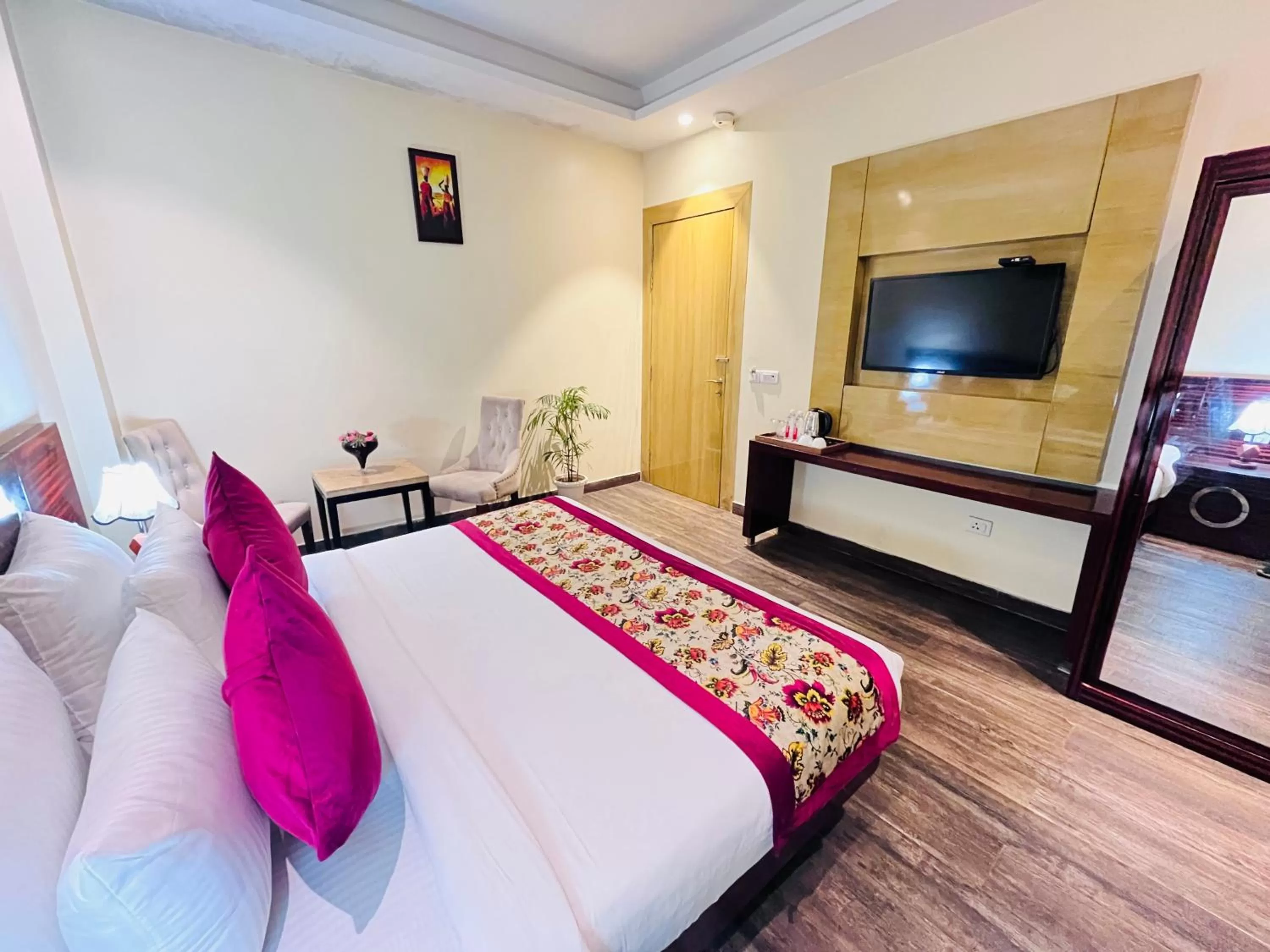 Bed in Hotel Banz near Delhi Airport