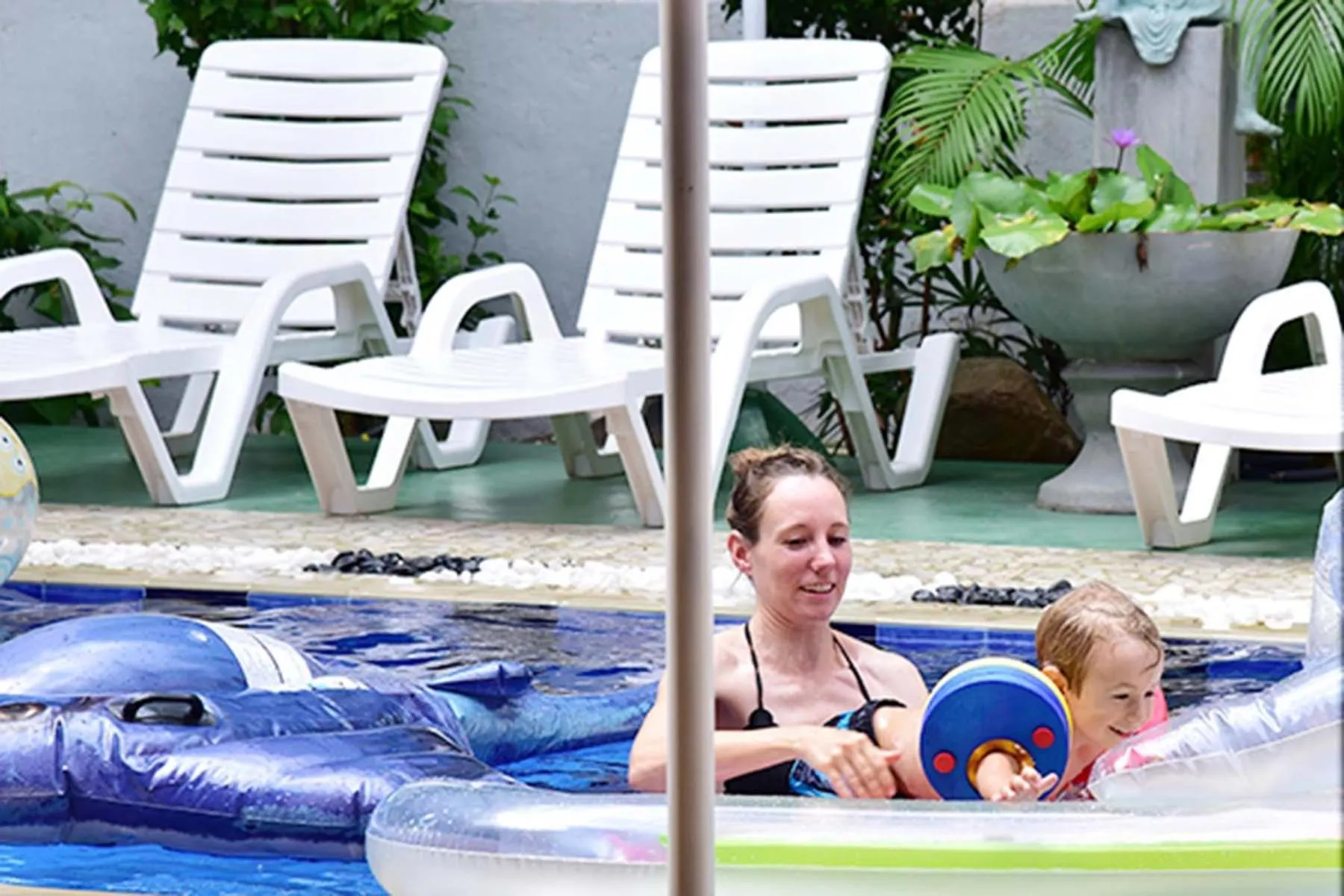 Swimming pool in Colombo Villa