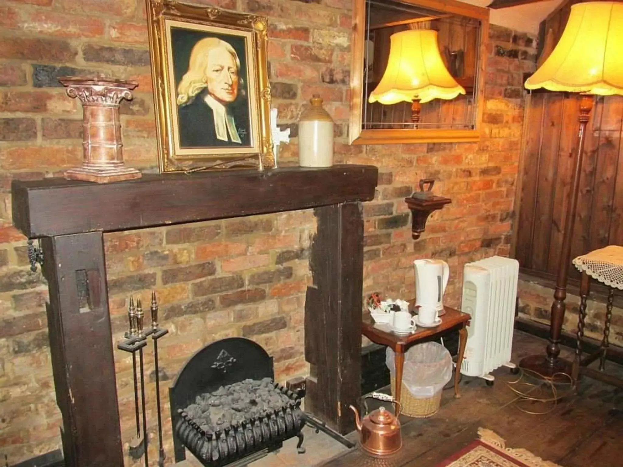 Bedroom in Red Lion Coaching Inn