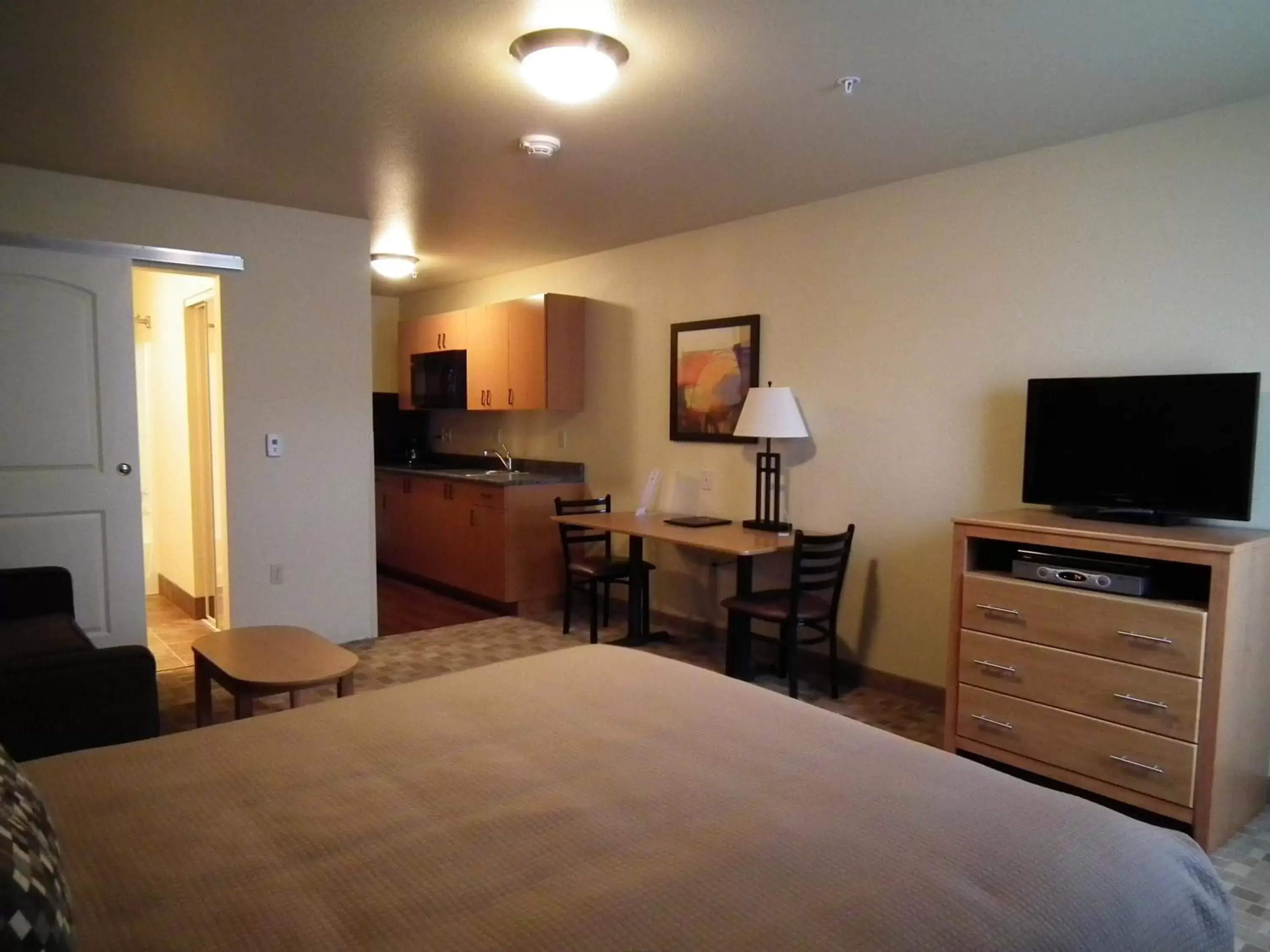 Photo of the whole room, TV/Entertainment Center in Aspen Suites Hotel Juneau