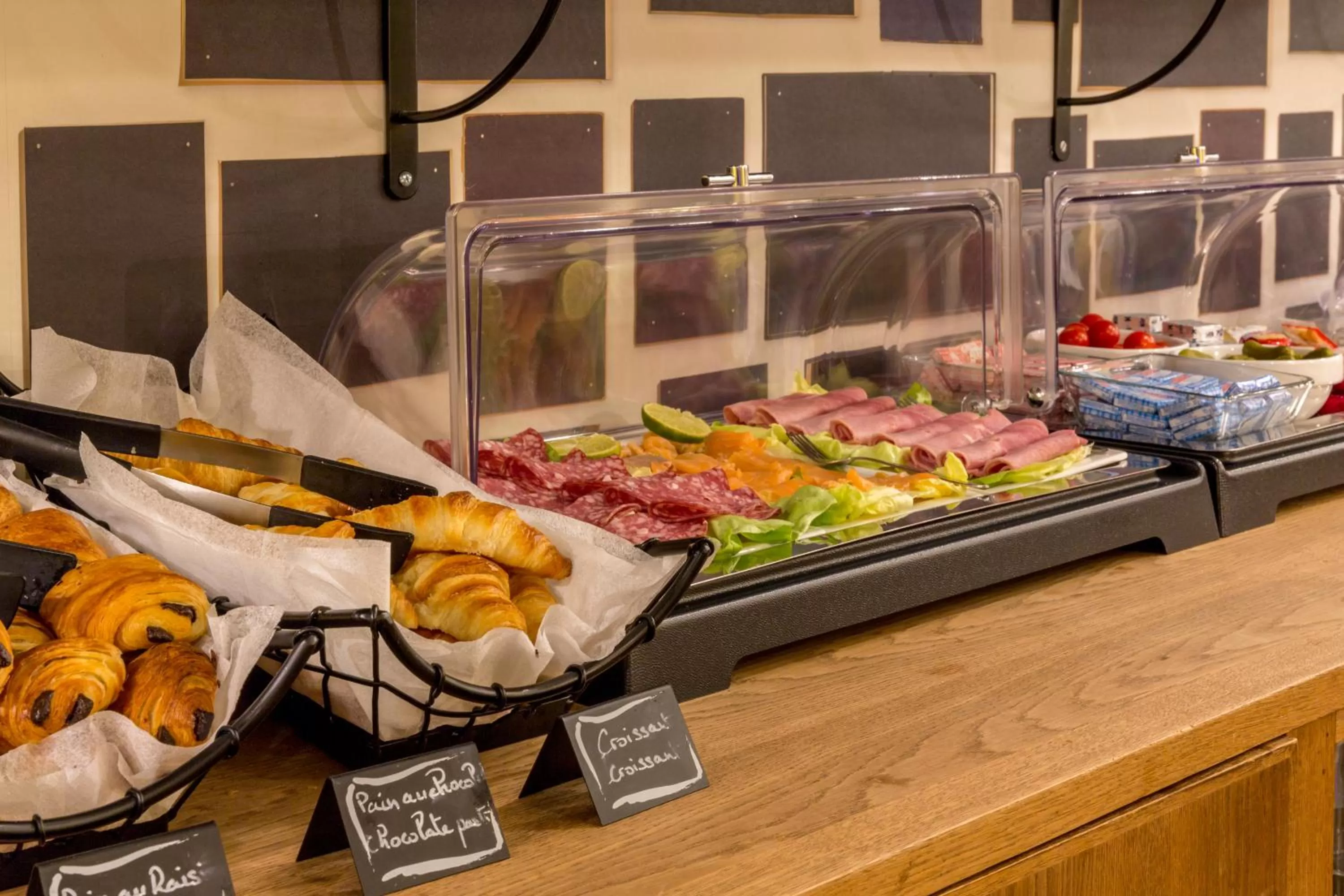 Breakfast in Best Western Hotel Centre Reims