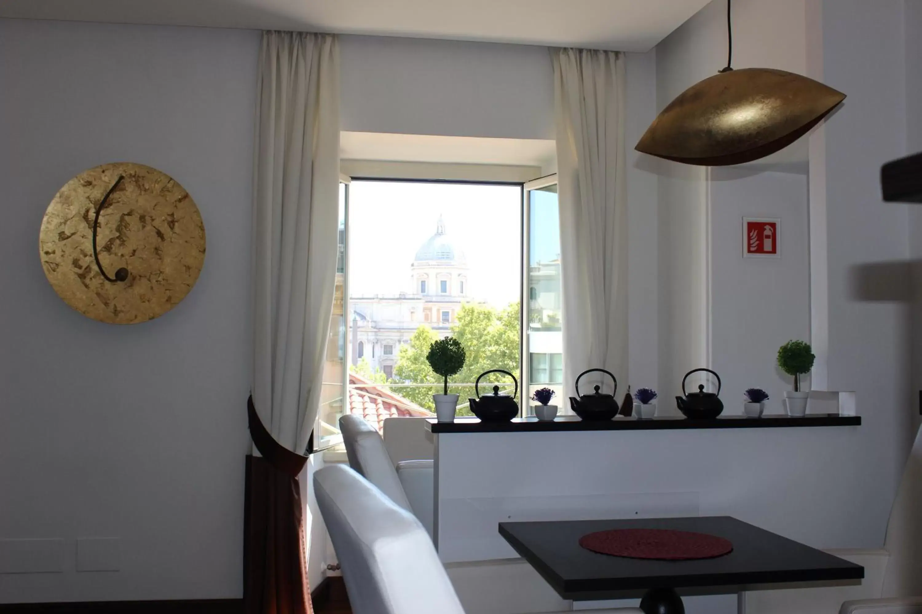 City view, Kitchen/Kitchenette in Relais La Maison De Luxe