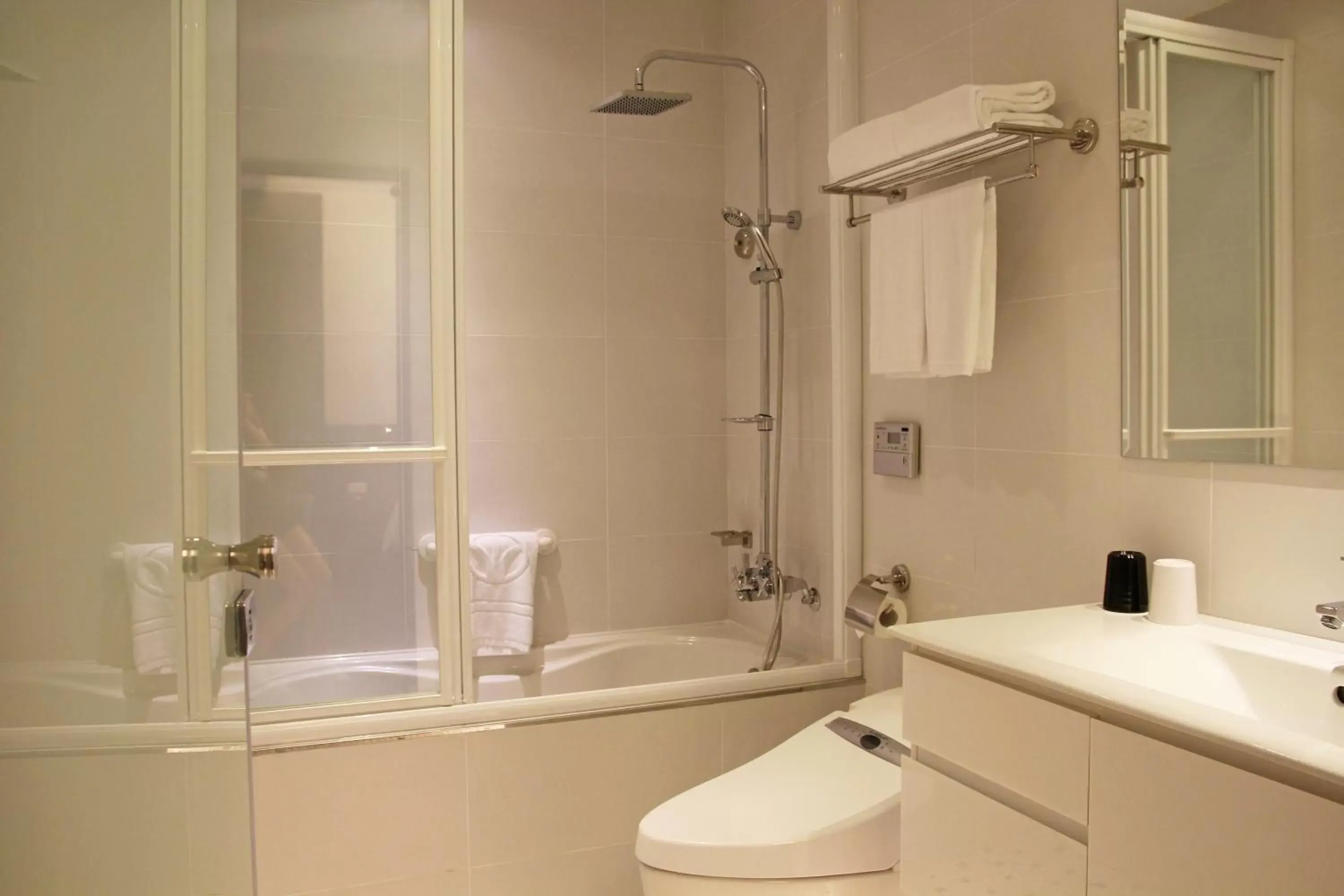 Toilet, Bathroom in Capital Hotel SongShan