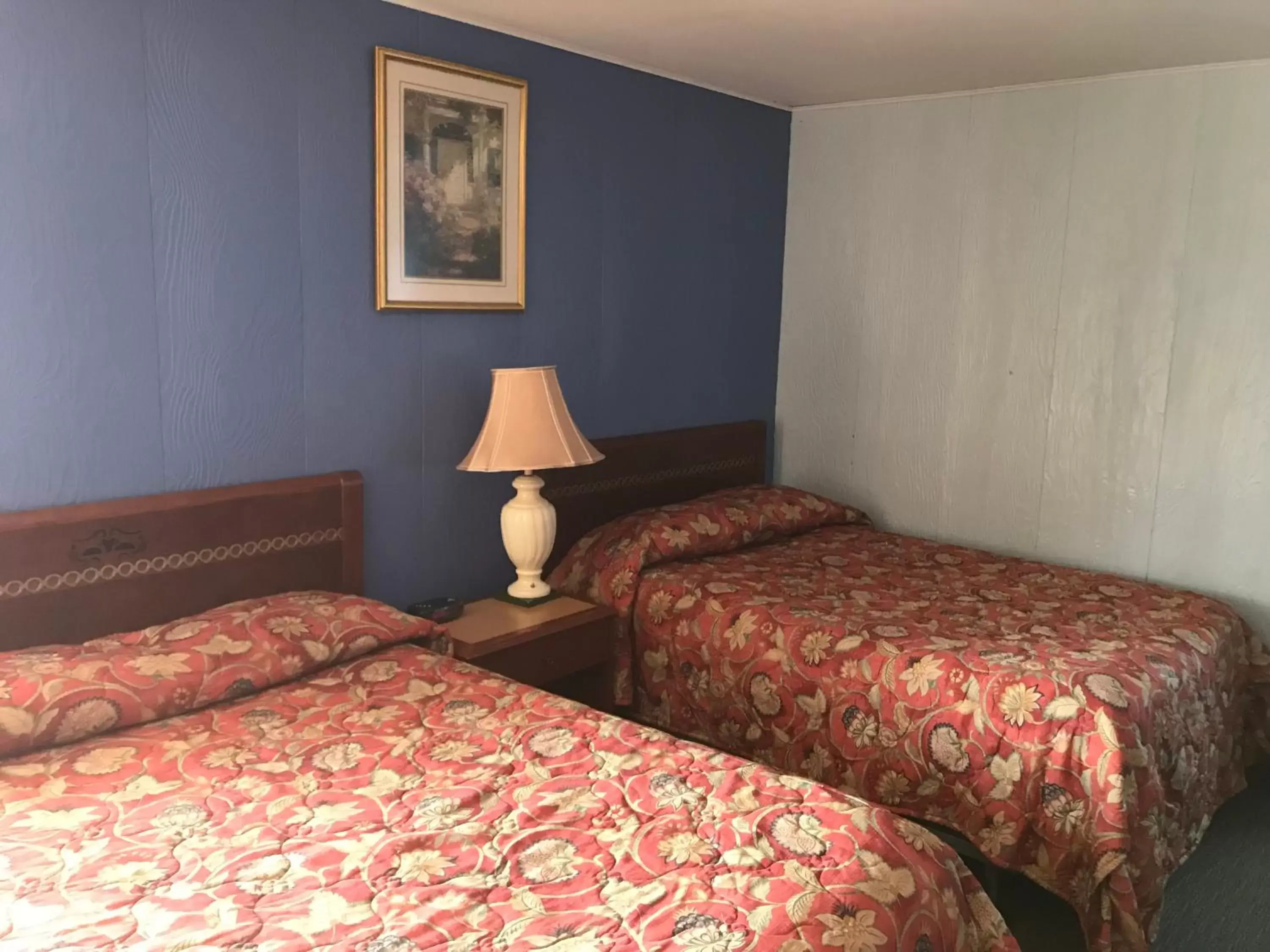 Bed in All Seasons Motel