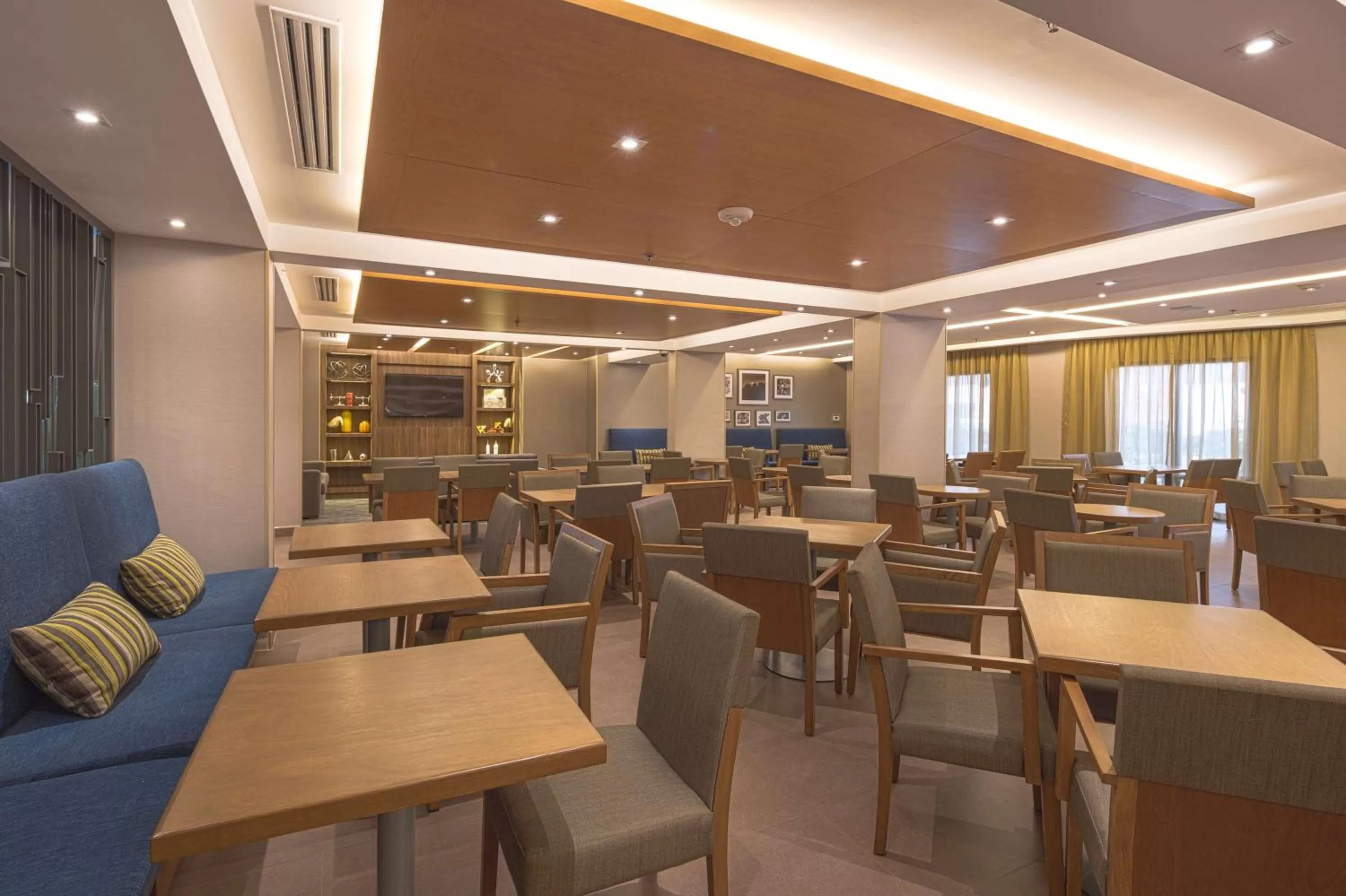 Breakfast in Hampton by Hilton Monterrey Galerias Obispado