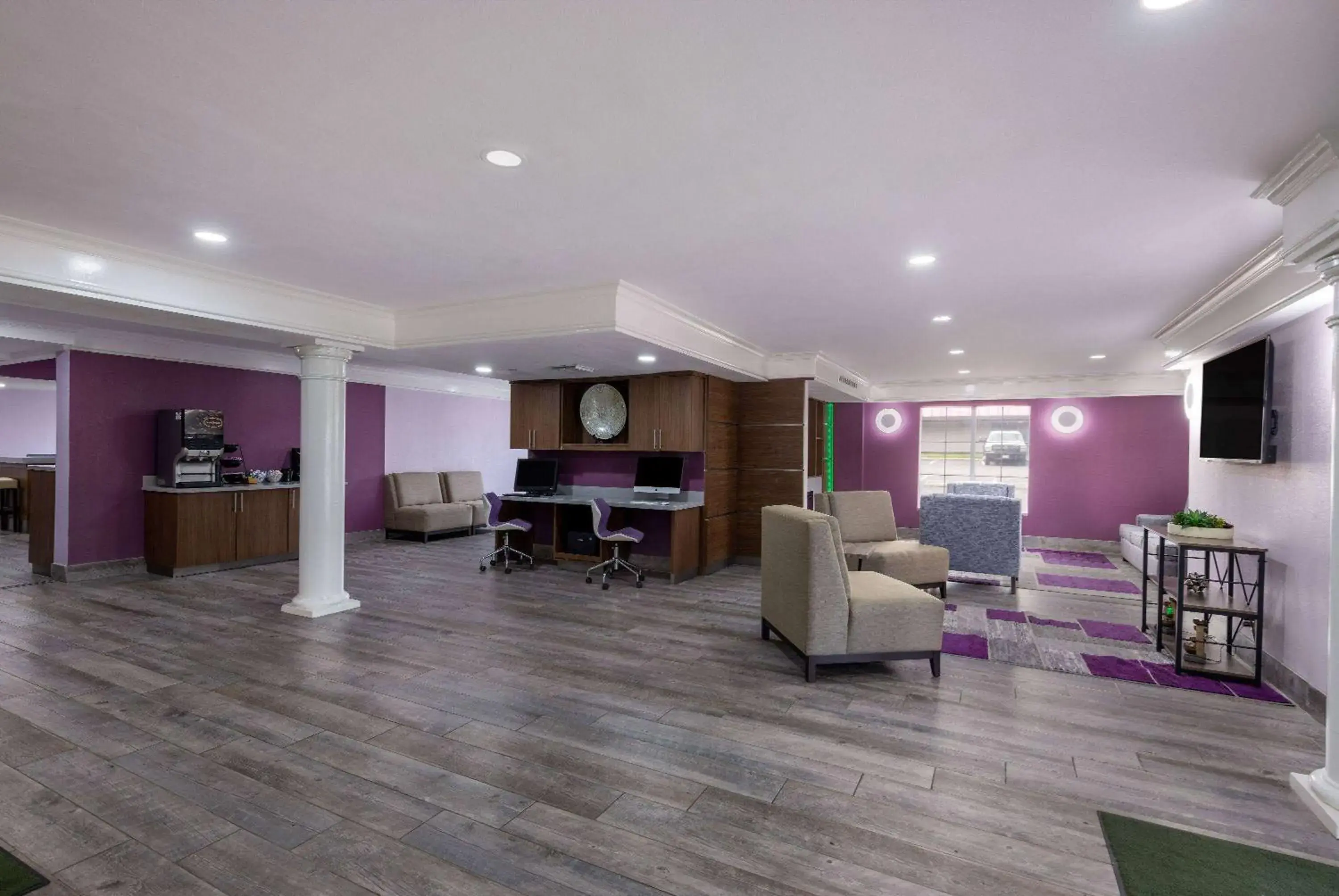 Lobby or reception in La Quinta Inn & Suites by Wyndham Kansas City Lenexa