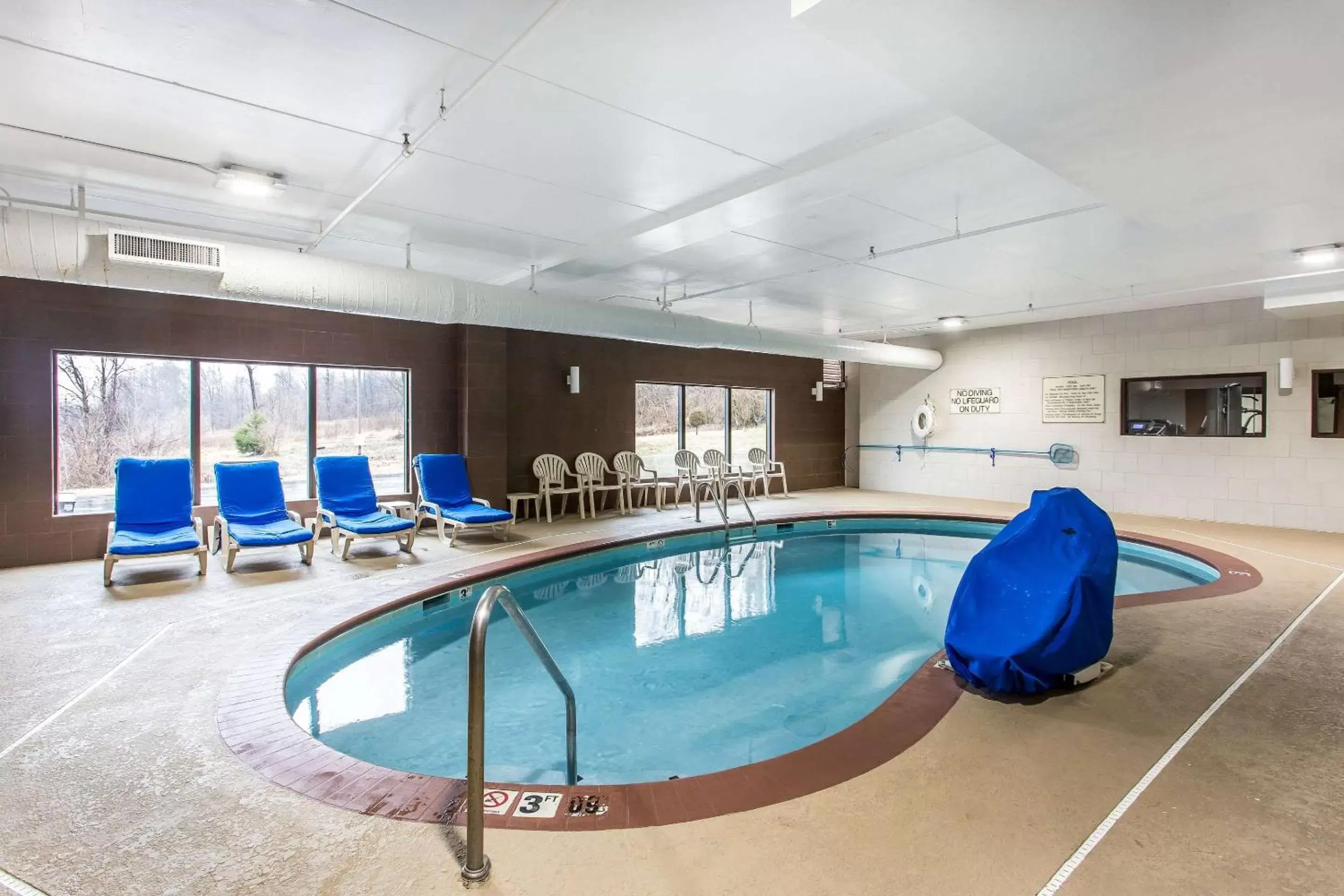 On site, Swimming Pool in Comfort Inn & Suites Cookeville