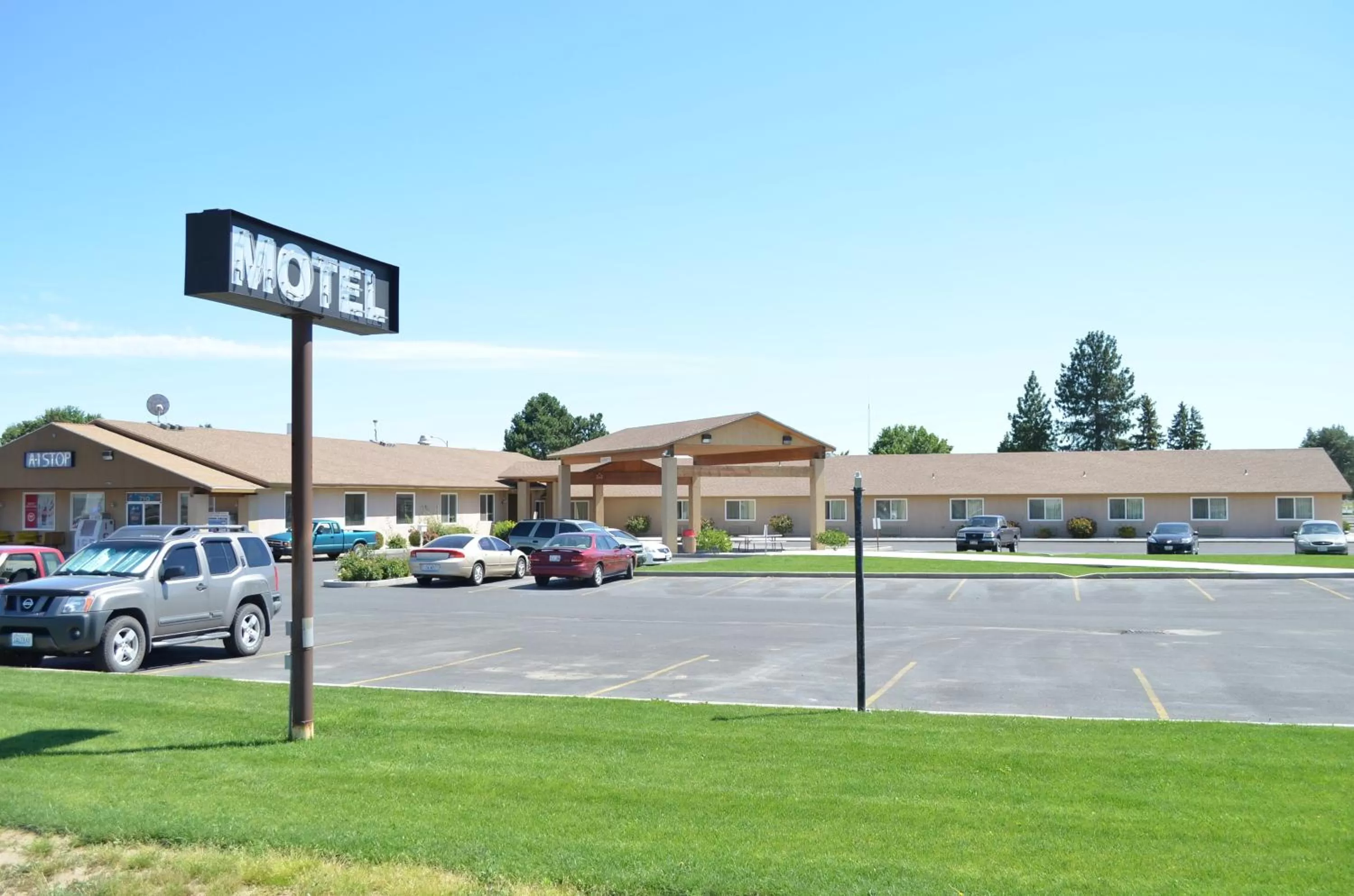 Facade/entrance in Knights Inn Quincy
