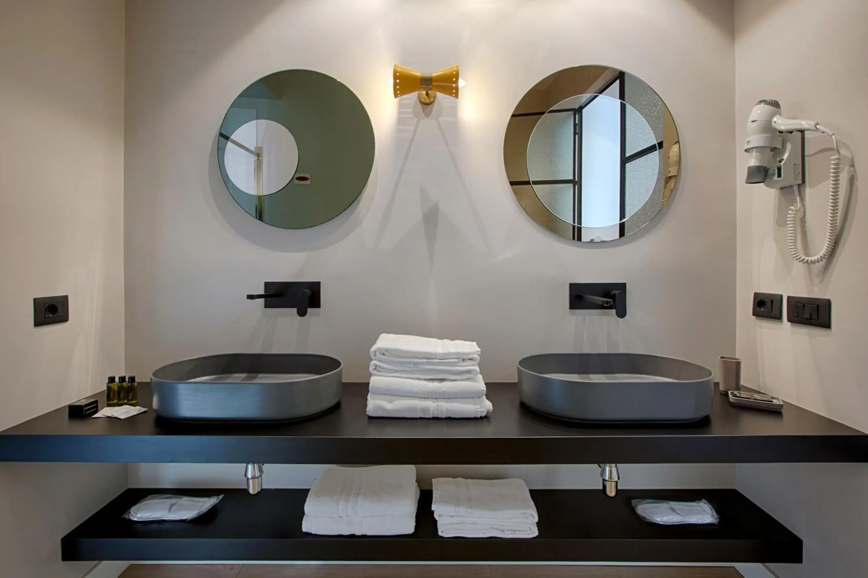 Bathroom in Casa Pacifico Napoli