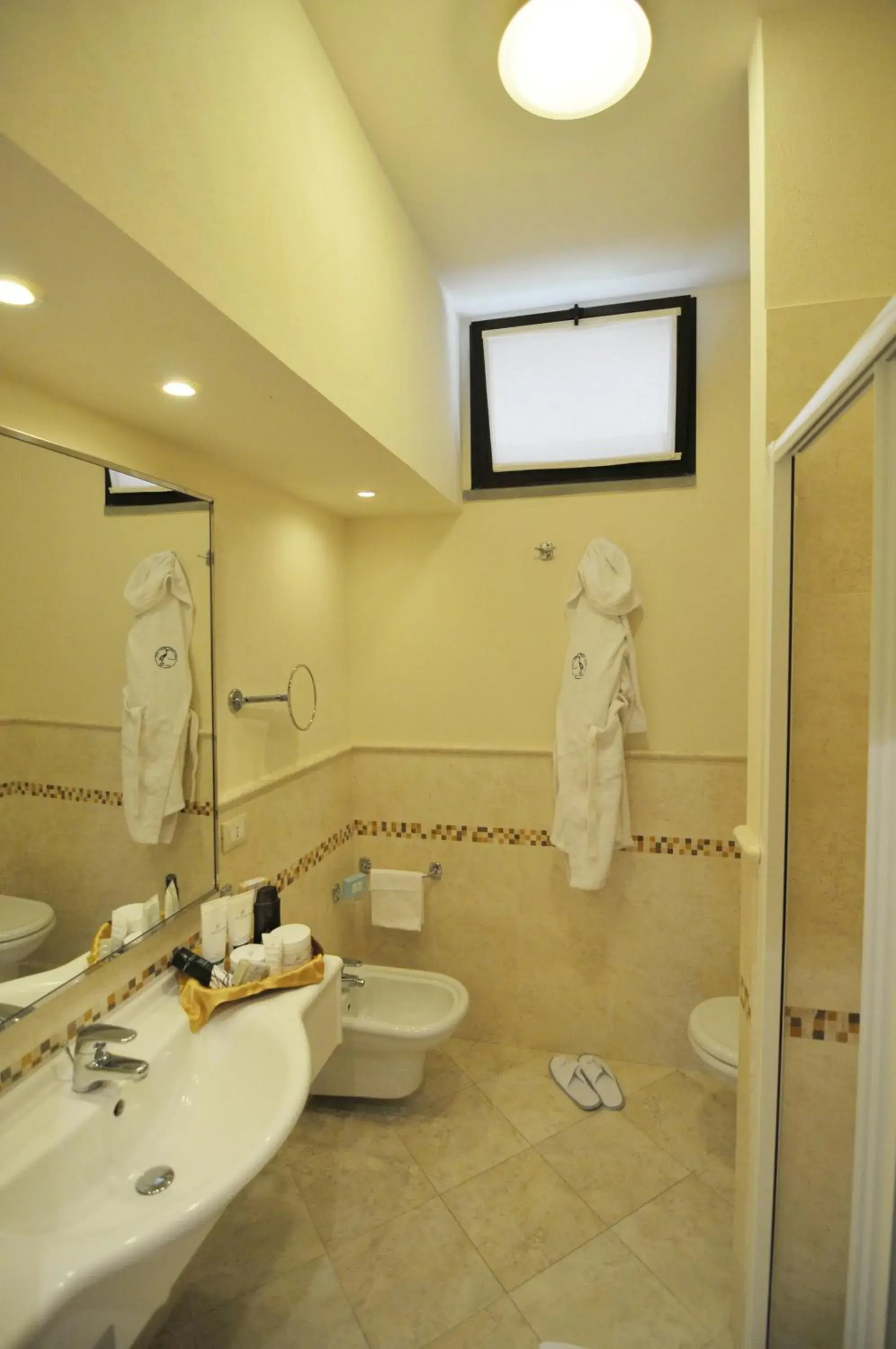 Bathroom in Hotel Airone isola d'Elba