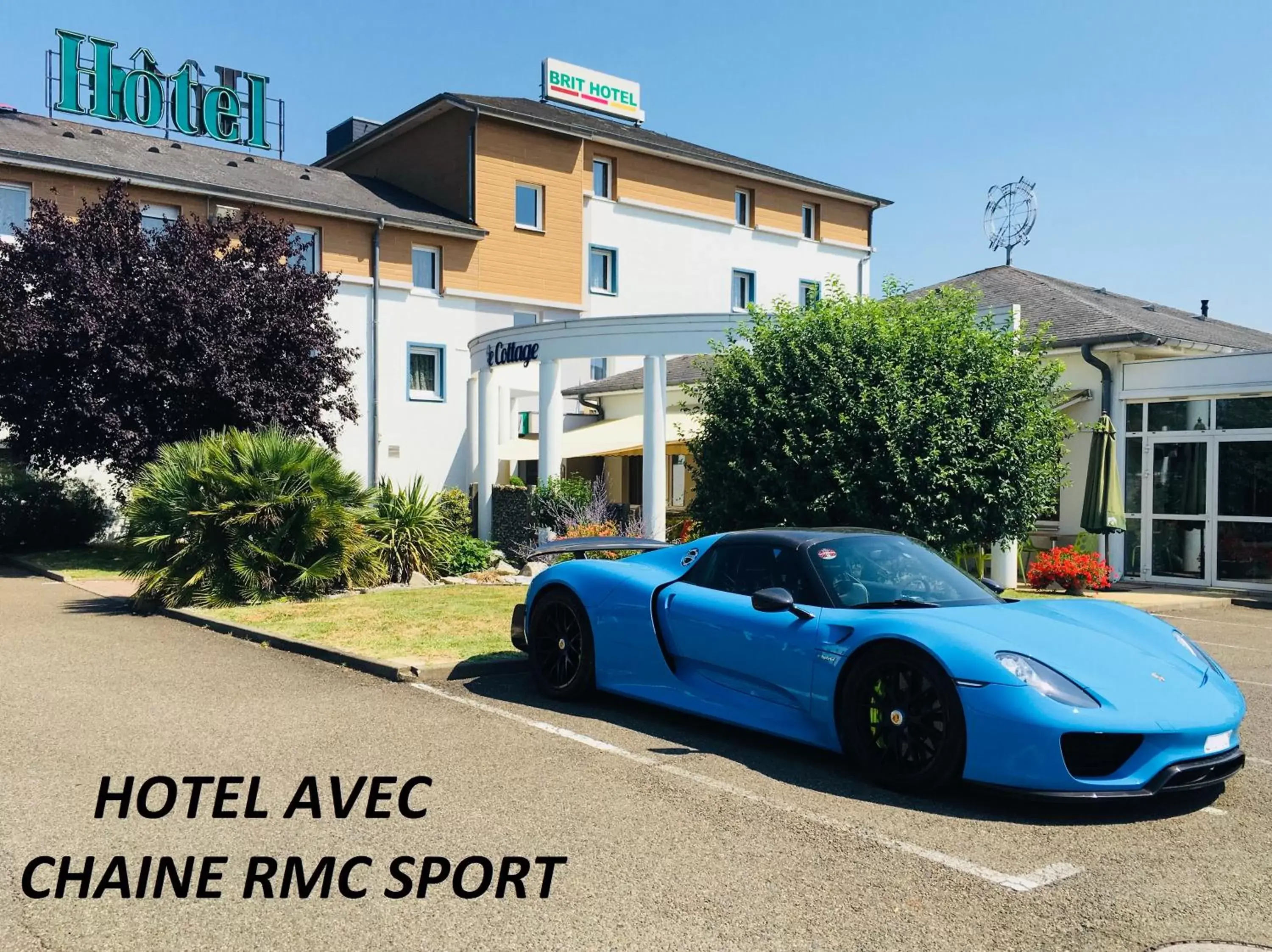 Facade/entrance, Property Building in Brit Hotel Le Cottage Le Mans Sud