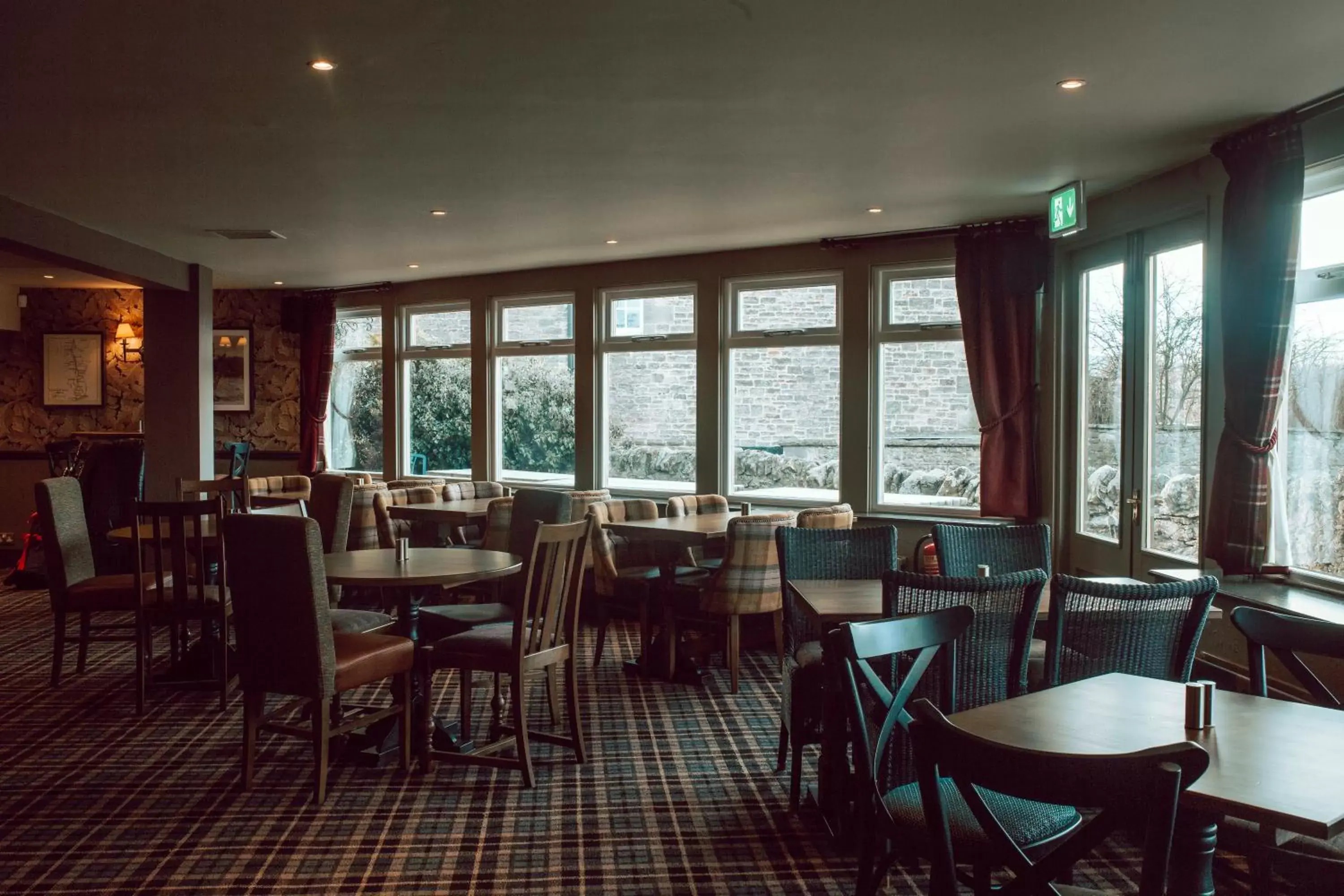 Restaurant/Places to Eat in The Wheatsheaf Hotel