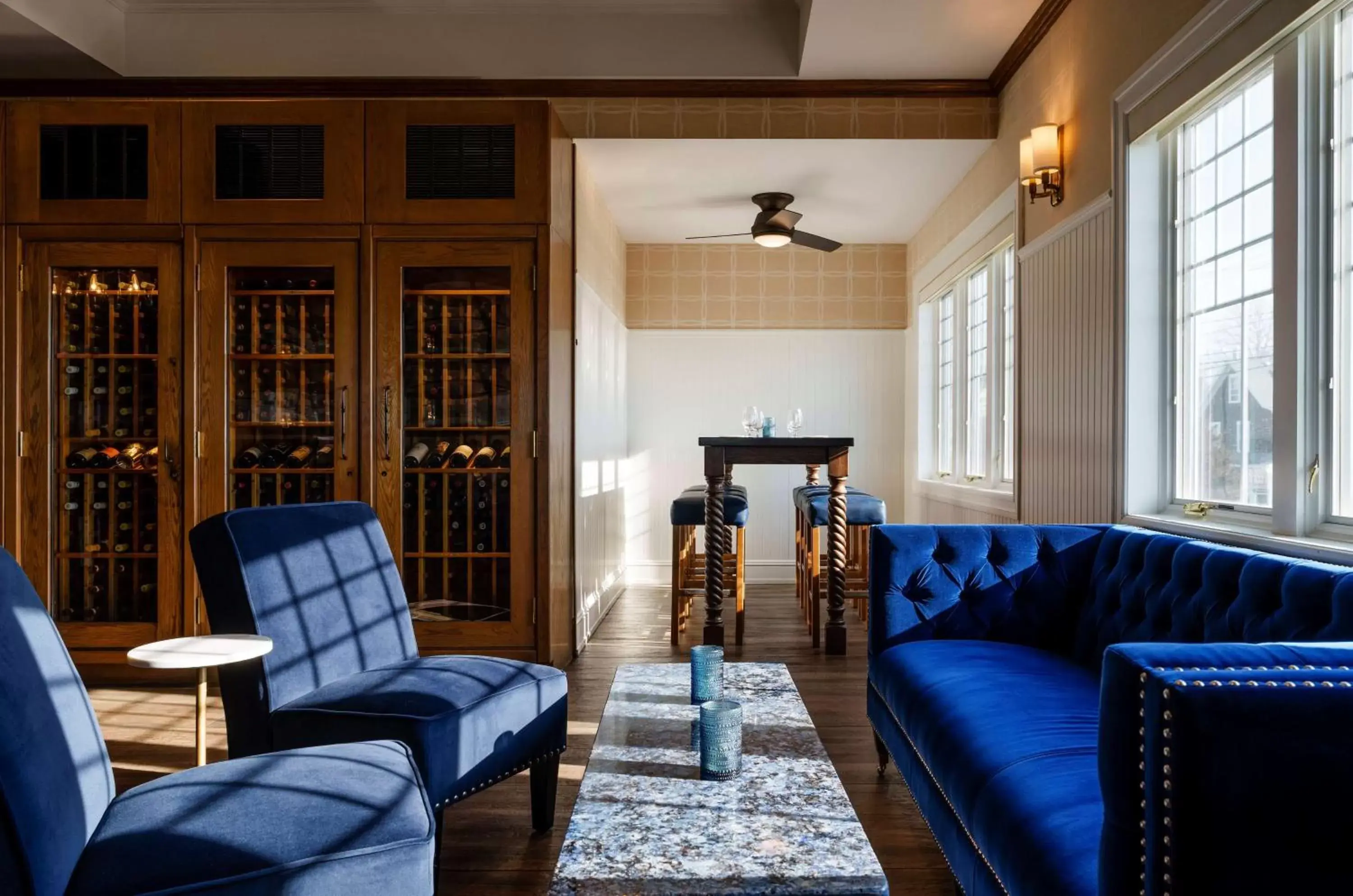 Dining area, Seating Area in Madison Beach Hotel, Curio Collection by Hilton