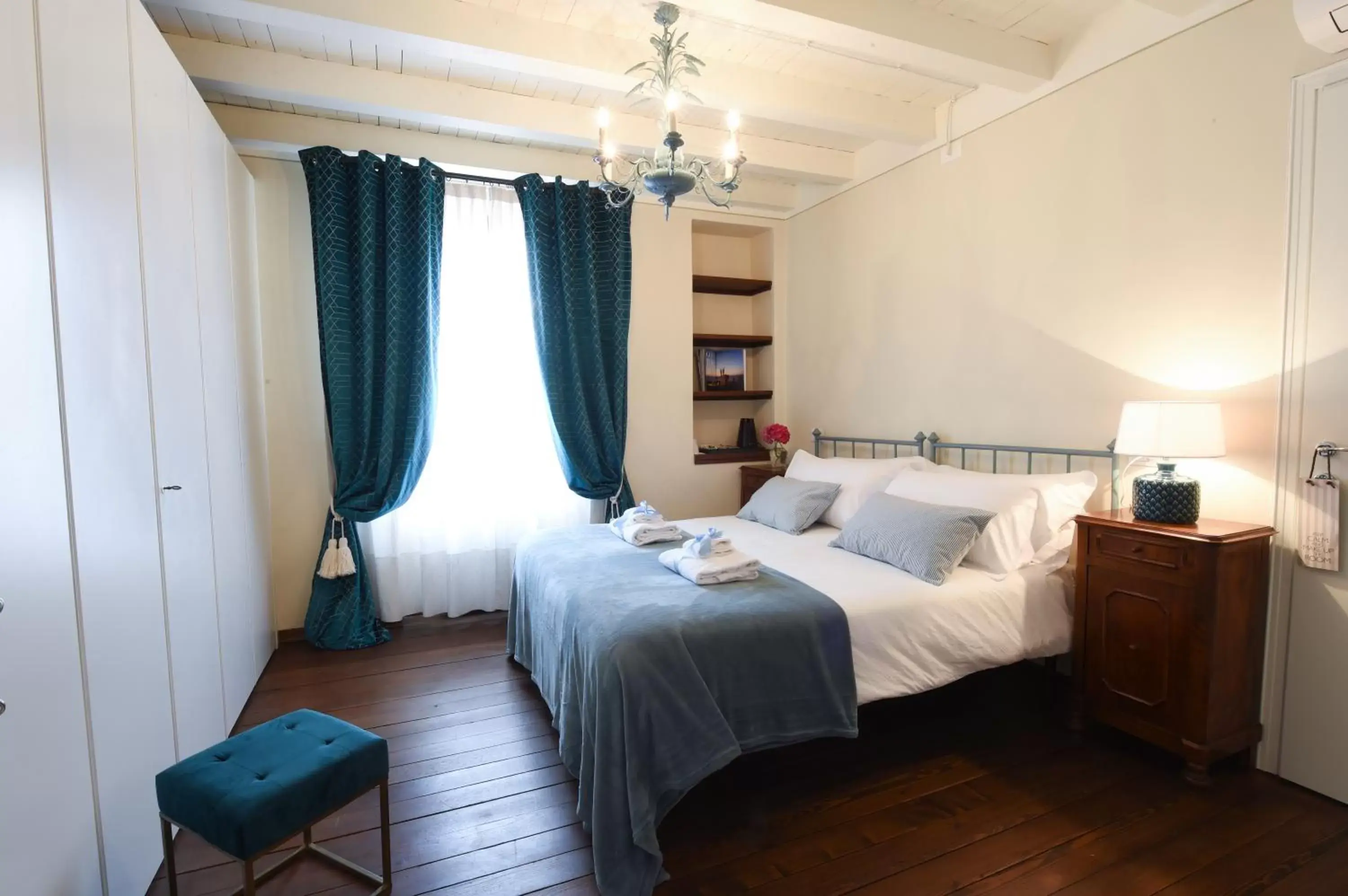 Bedroom, Bed in Il Giardino Segreto