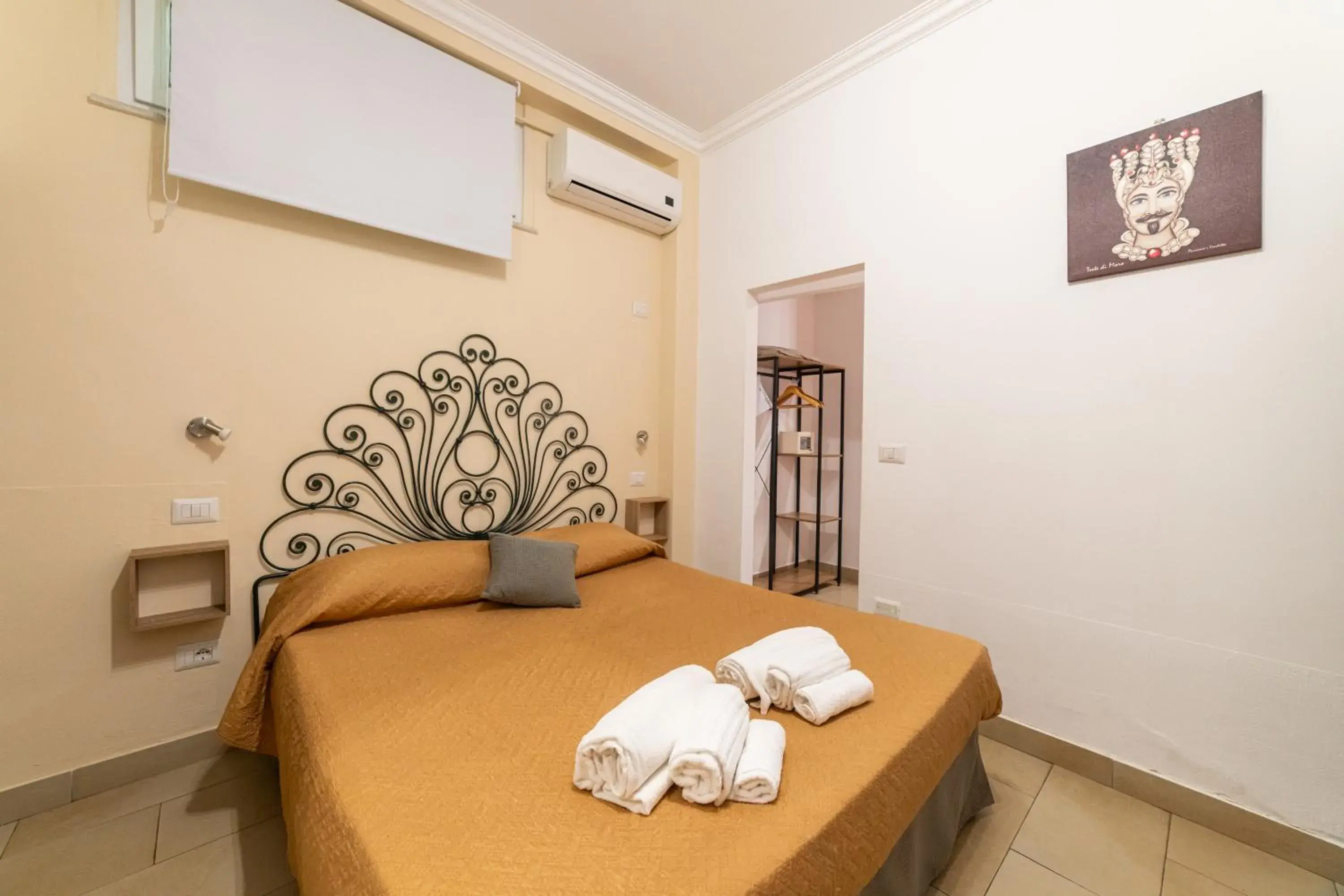 Bedroom, Bed in Taormina Garden Hotel