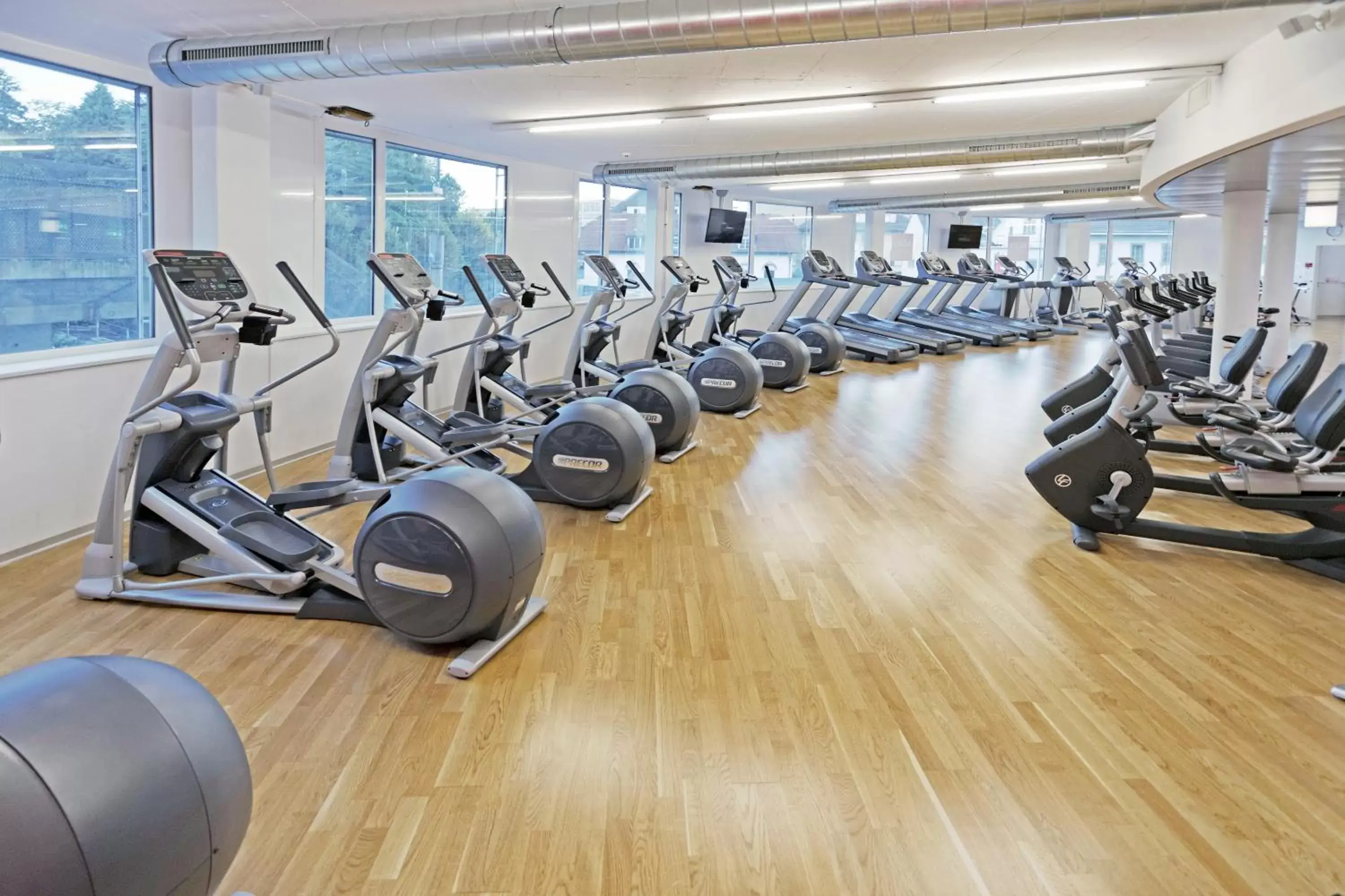 Fitness centre/facilities in Continental Hotel Lausanne Fitness centre/facilities in Continental Hotel Lausanne