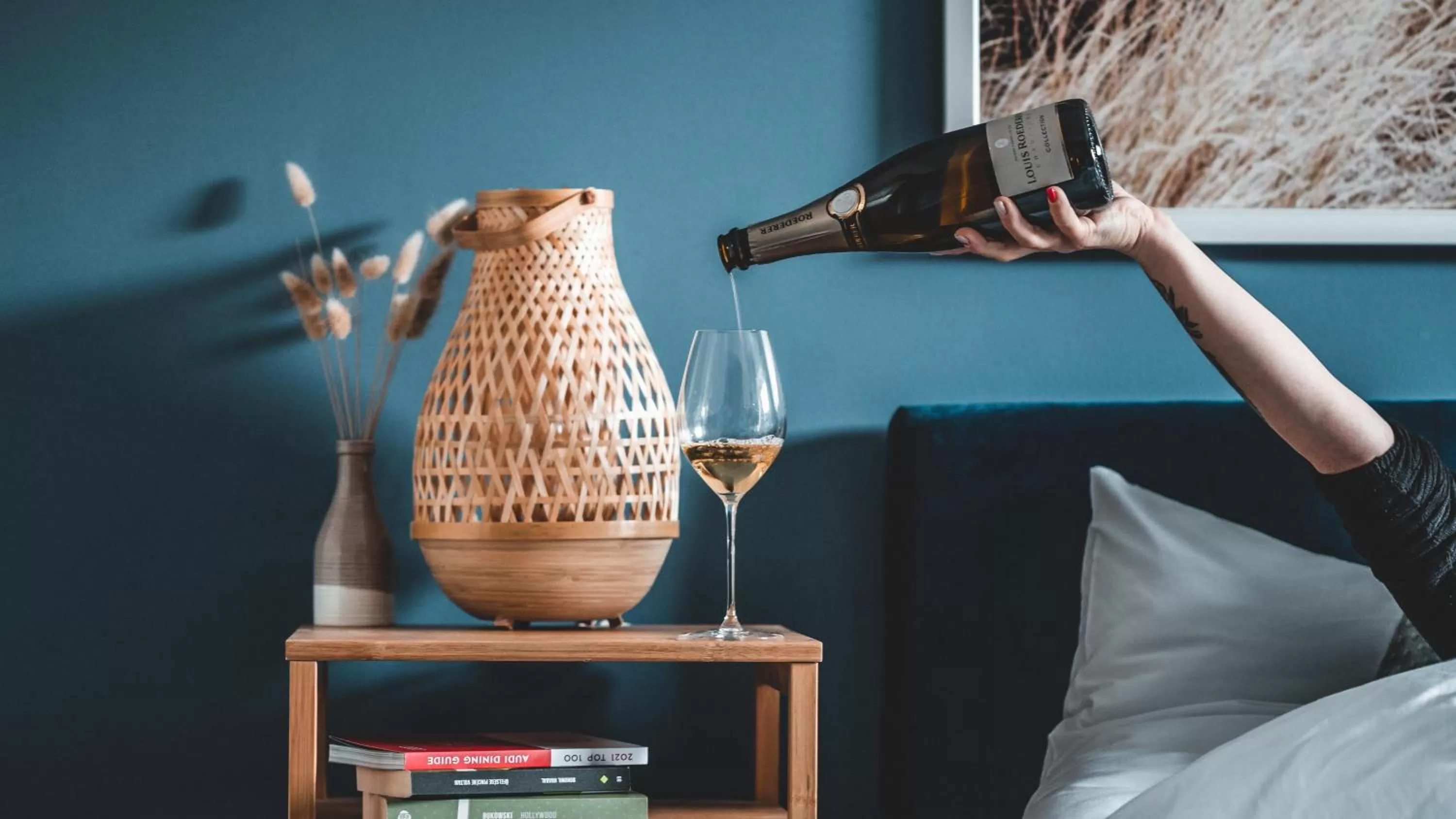 Food and drinks in Room42 - Suites & Apartments