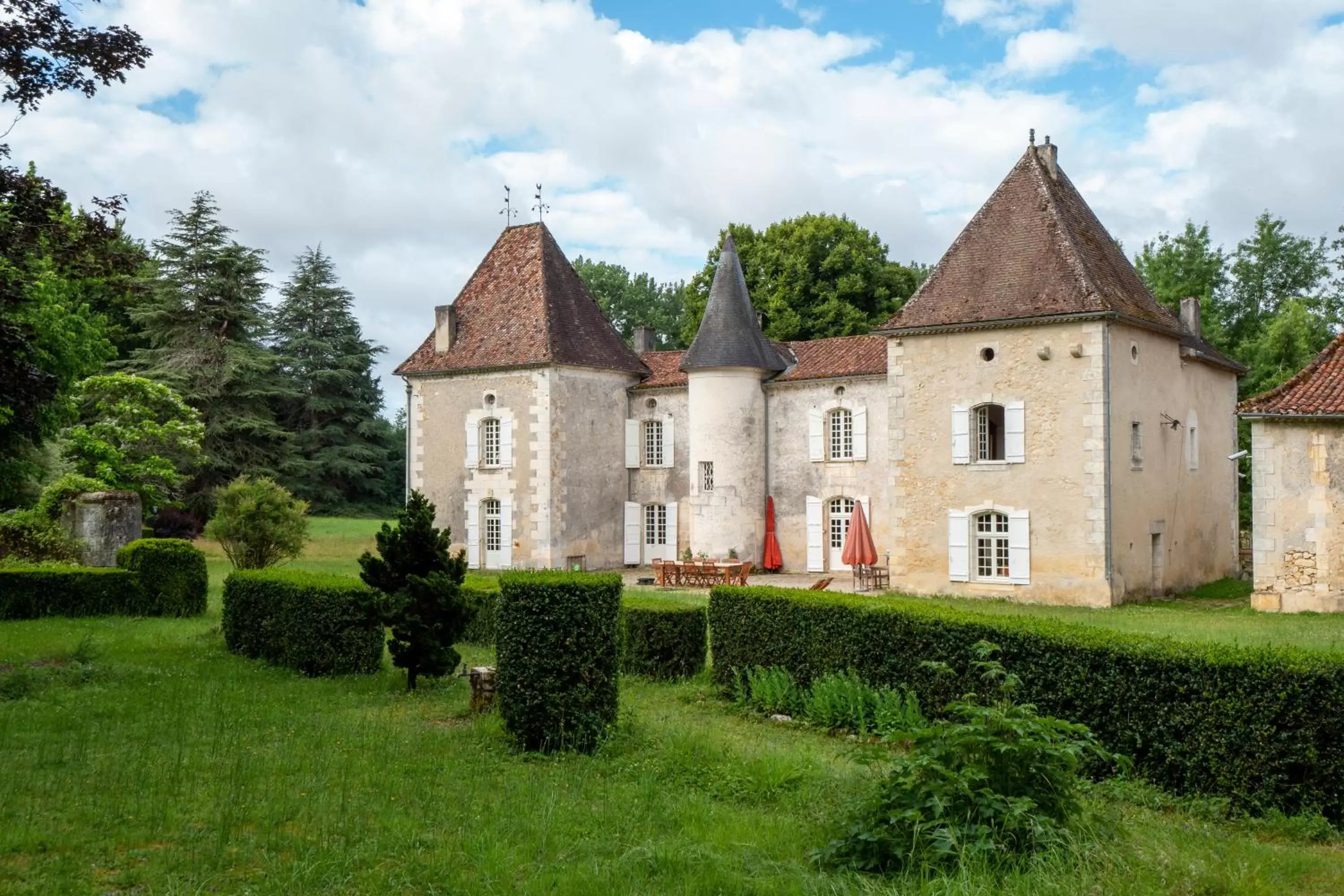 Property Building in Chateau La Rochette