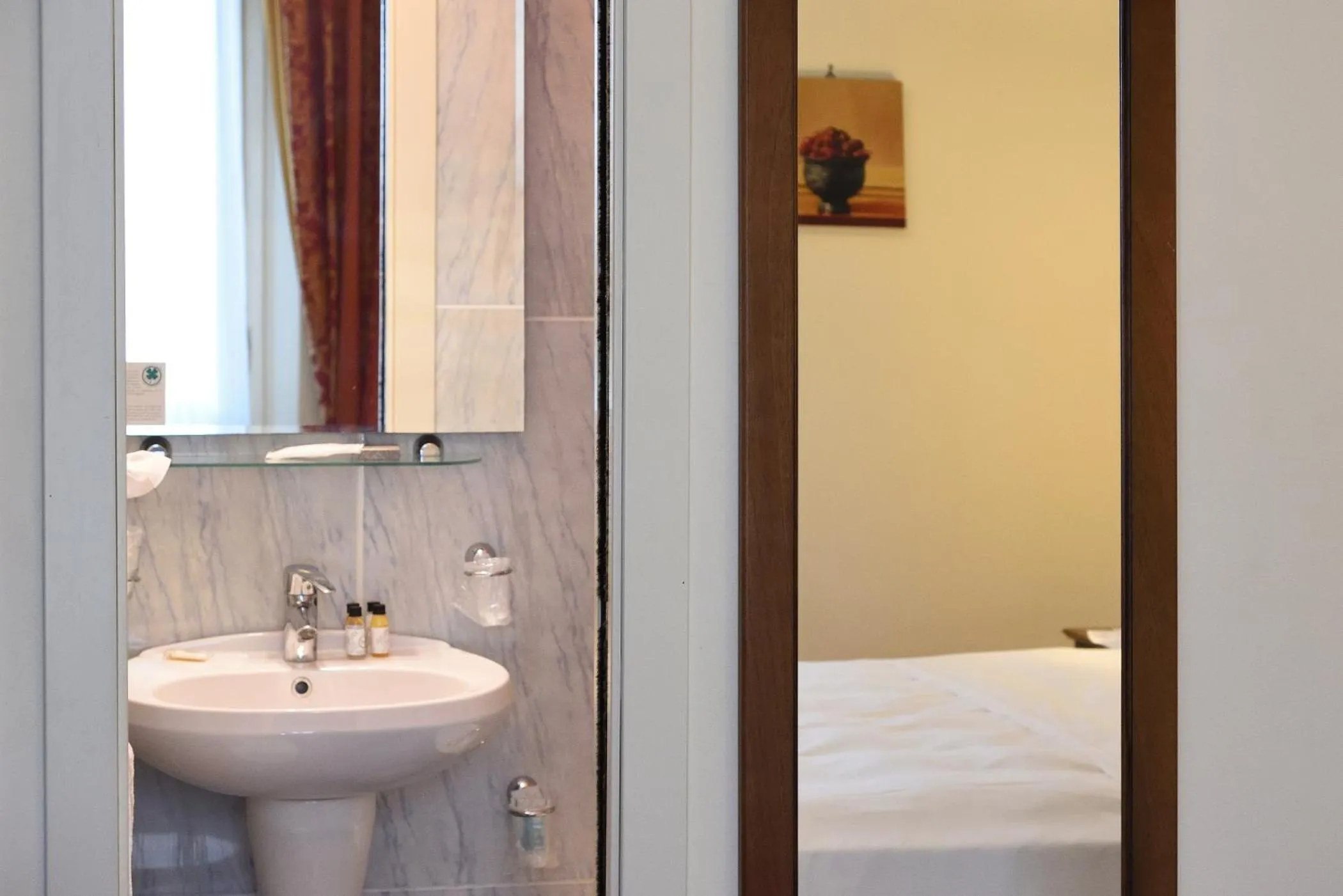 Bathroom, Bed in Relais La Corte di Cloris