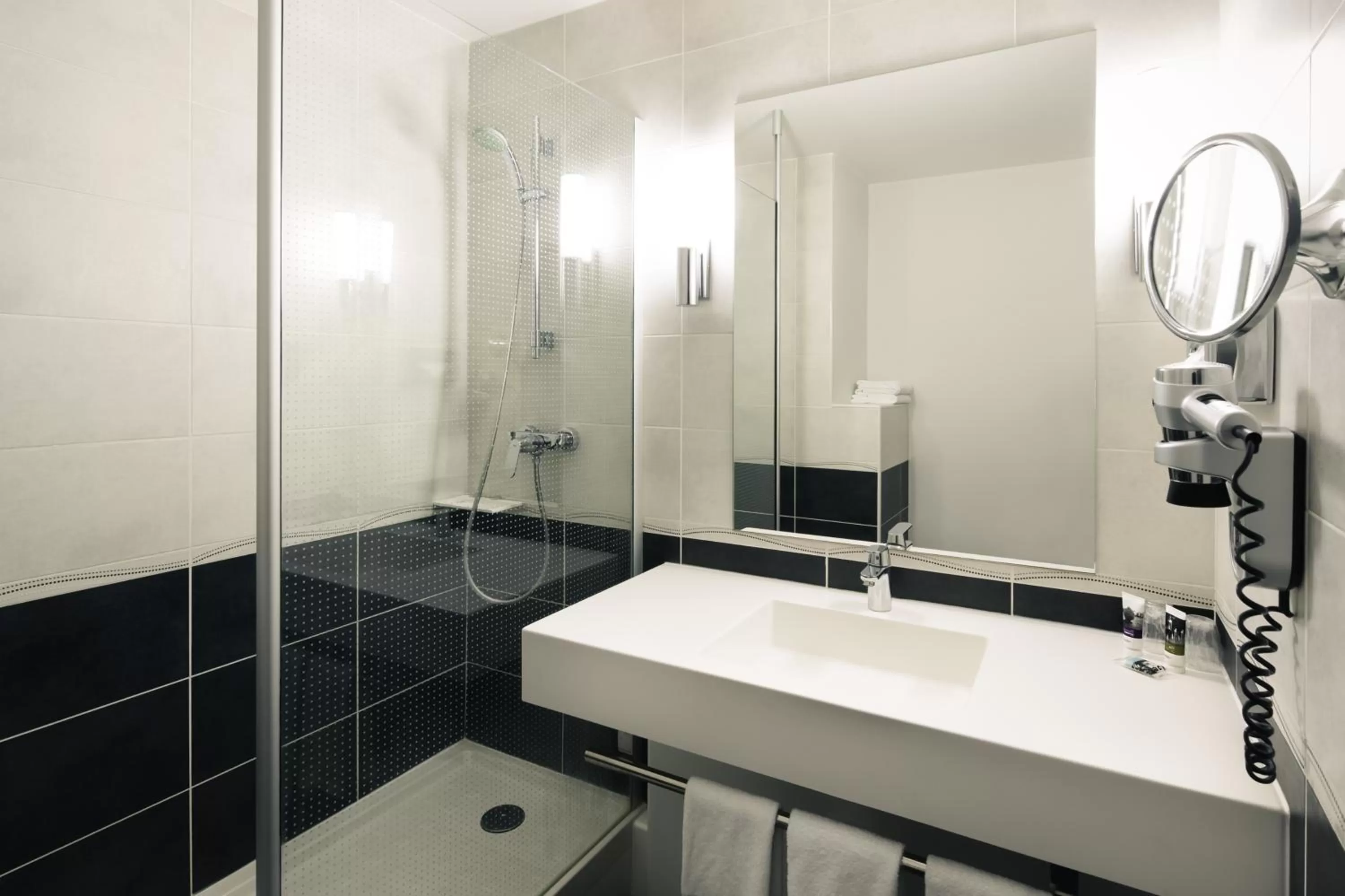 Shower in Hôtel Mercure Lyon Centre Charpennes Parc de la Tête d'Or