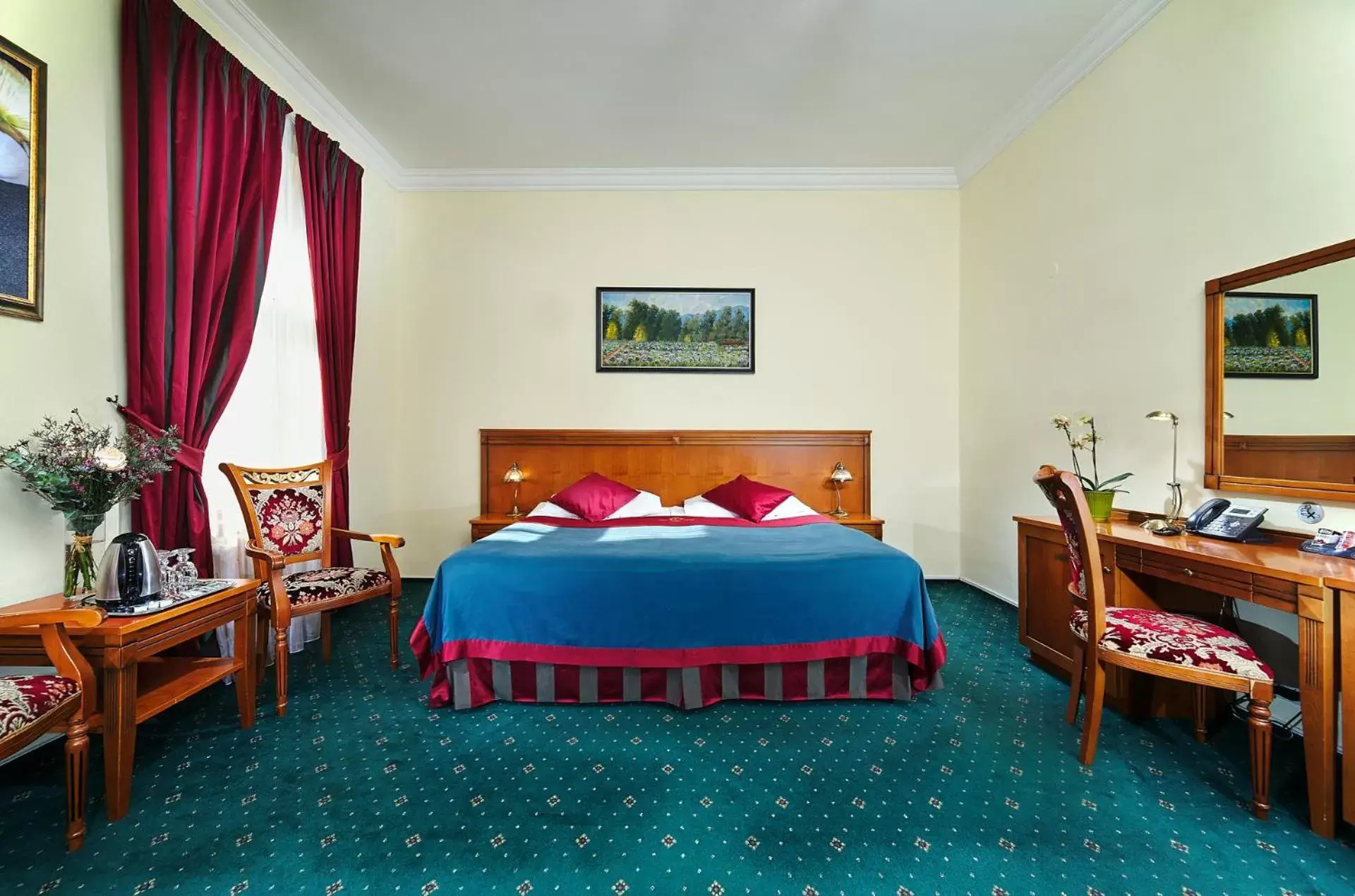 Bedroom, Bed in Green Garden Hotel