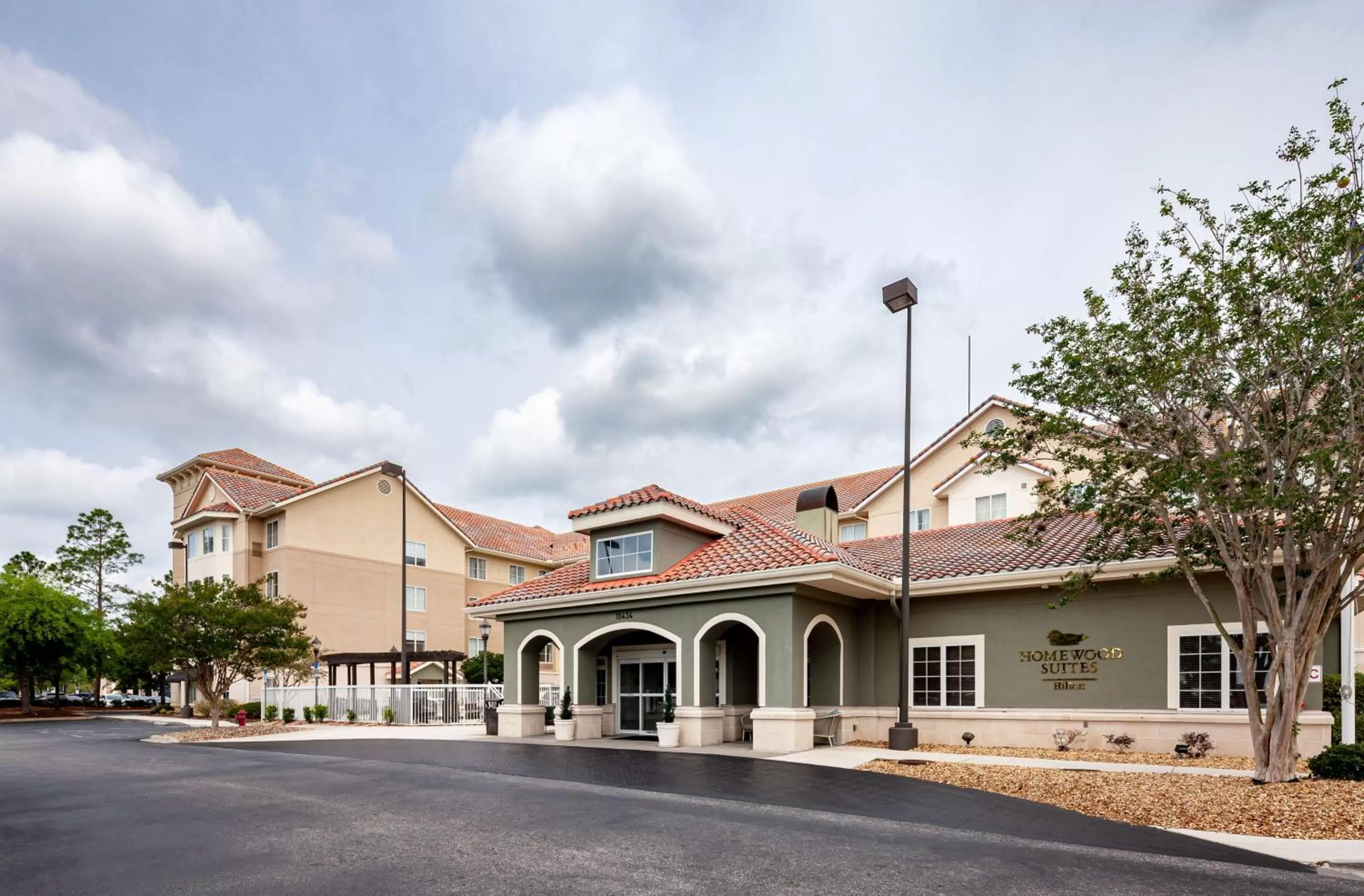 Property building in Homewood Suites by Hilton Jacksonville-South/St. Johns Ctr.