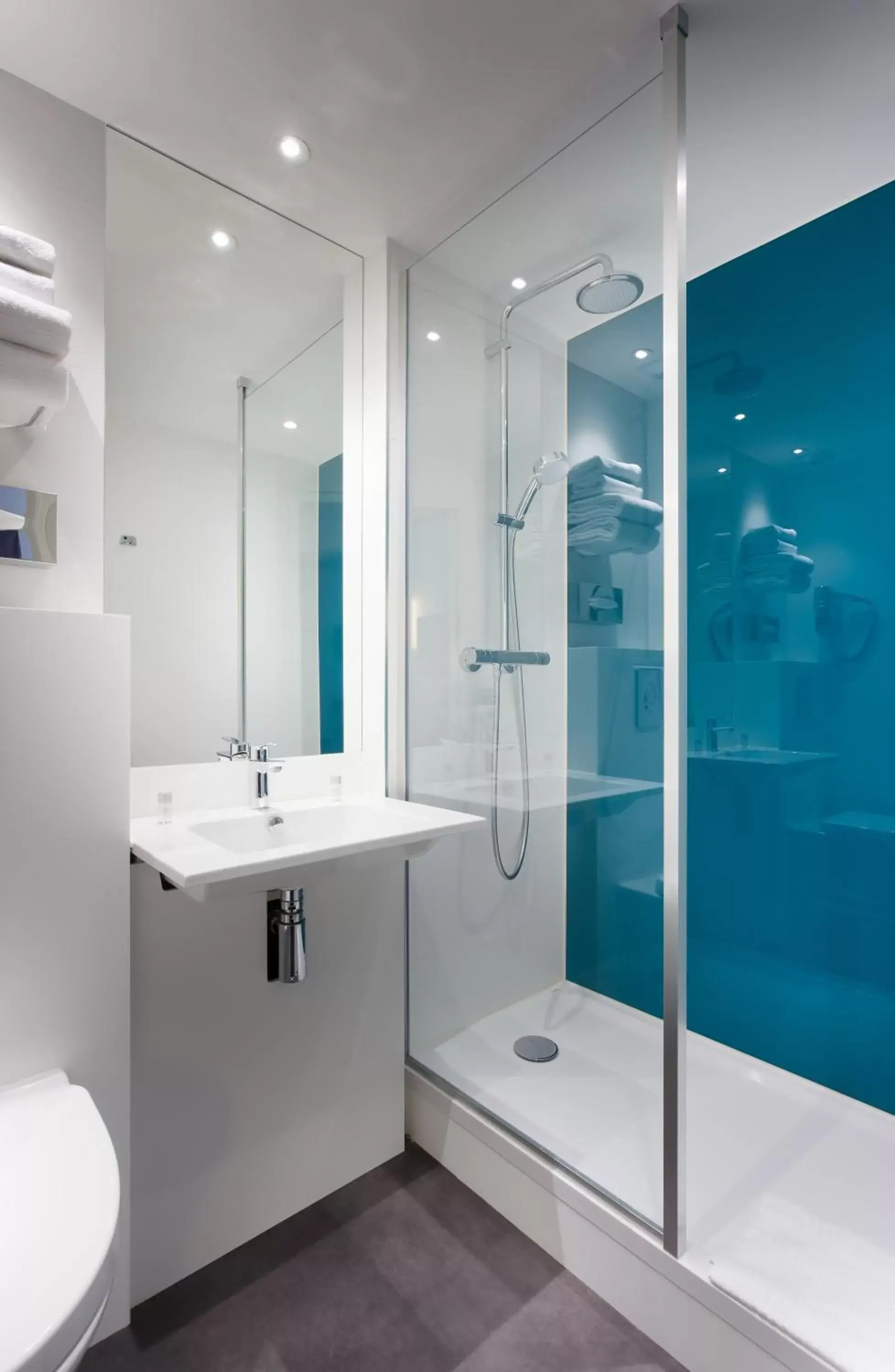 Shower, Bathroom in ibis Styles Nantes Centre Gare