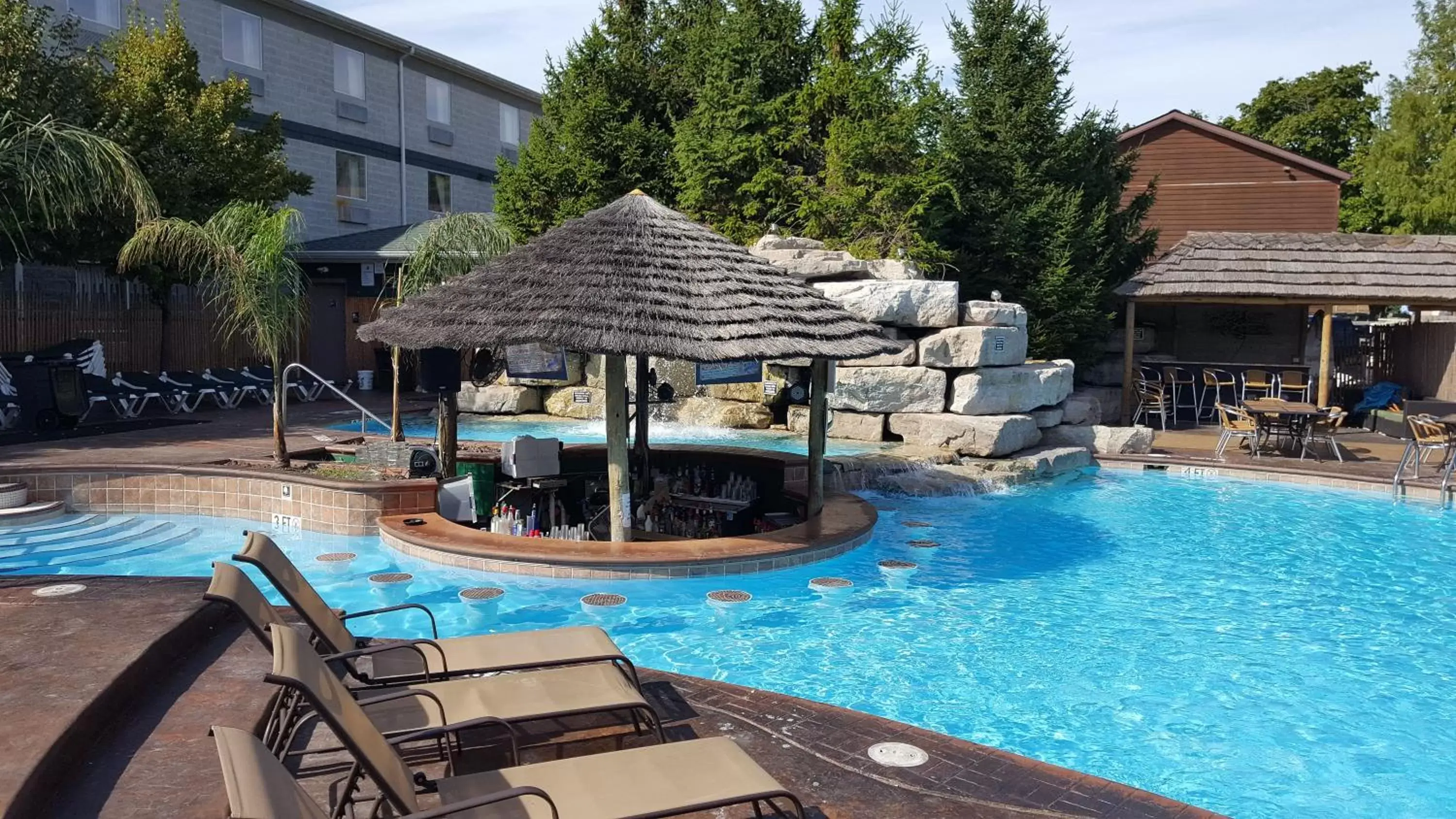 Swimming Pool in Commodore Resort