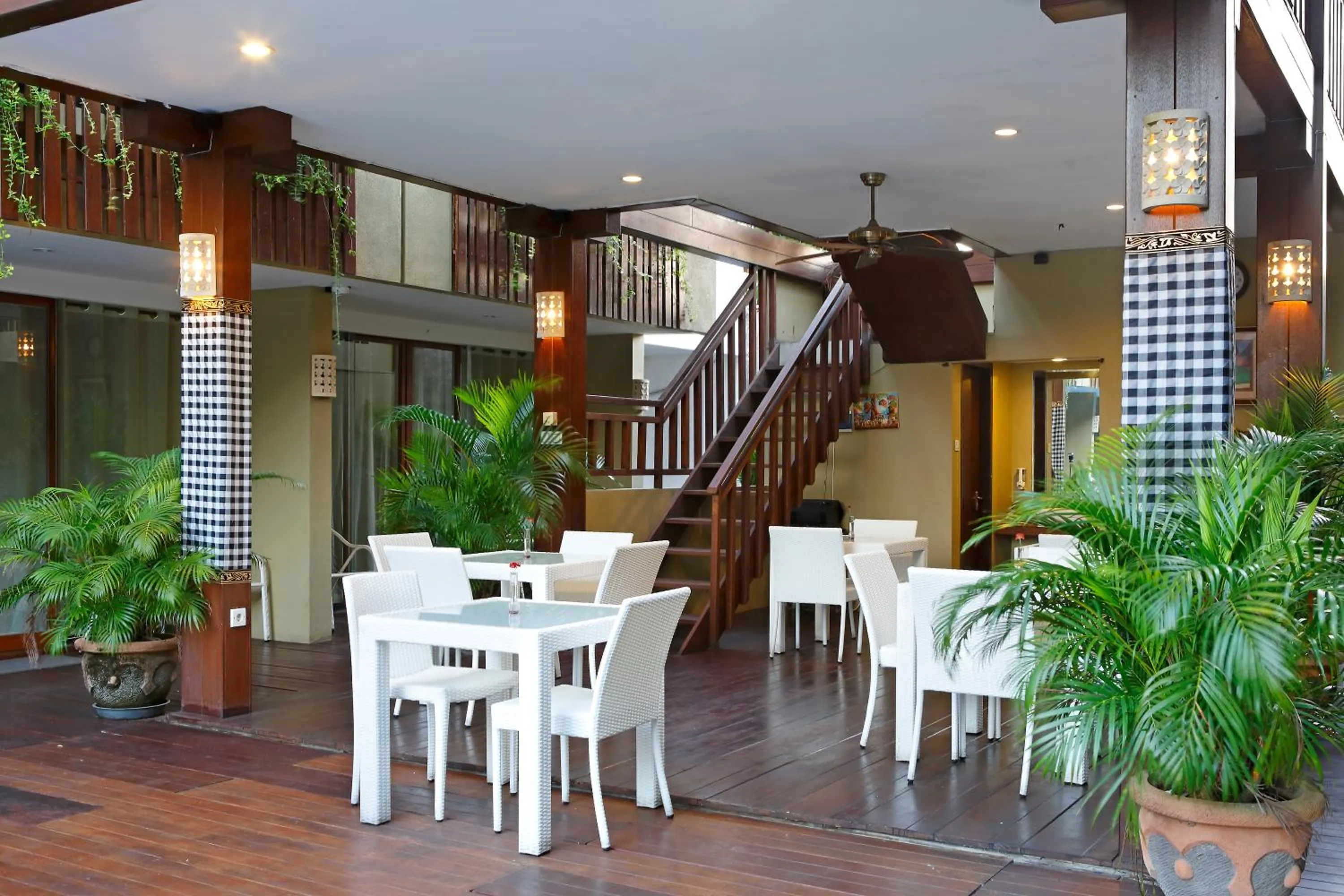 Restaurant/places to eat in Devata Suites and Residence