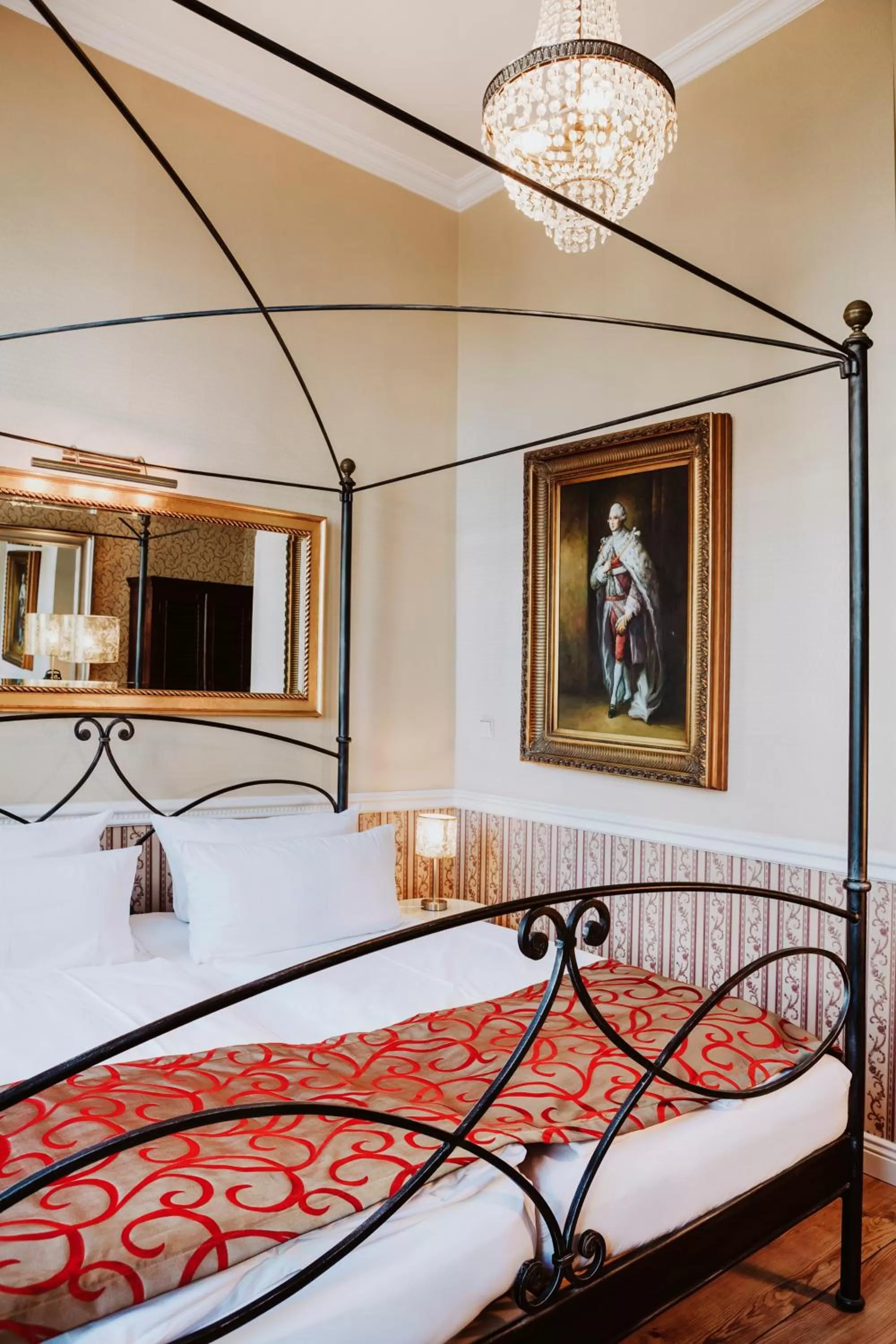 Photo of the whole room, Bed in THE GATE GARDEN Hotel