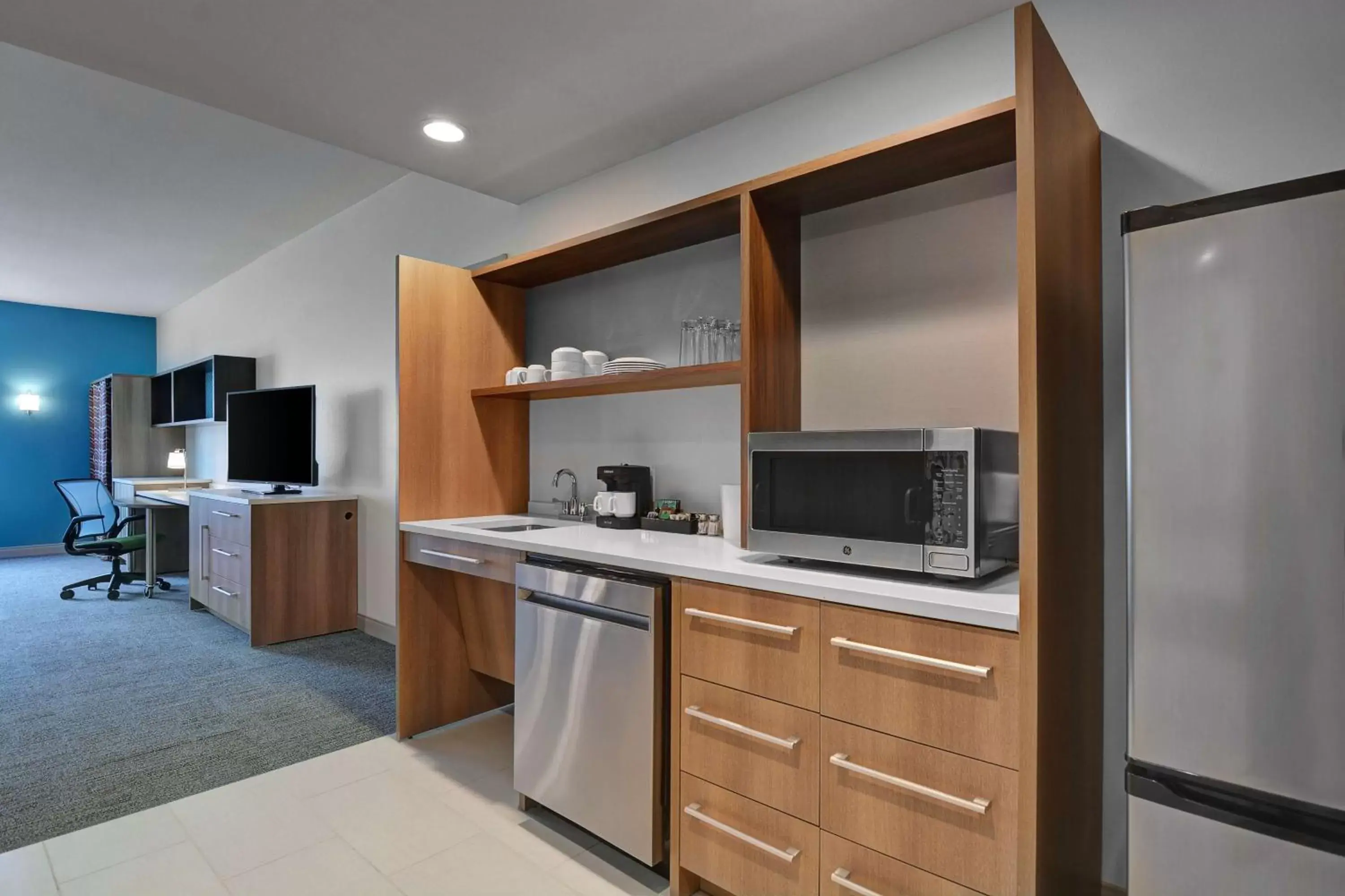 Kitchen or kitchenette, Kitchen/Kitchenette in Home2 Suites By Hilton Fort Mill, Sc