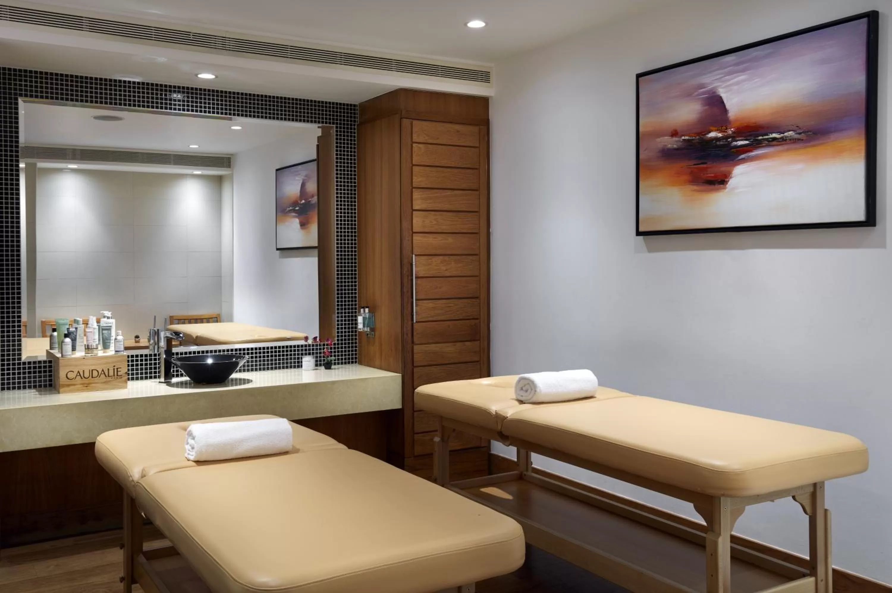 Spa and wellness centre/facilities in Leonardo Royal London Tower Bridge