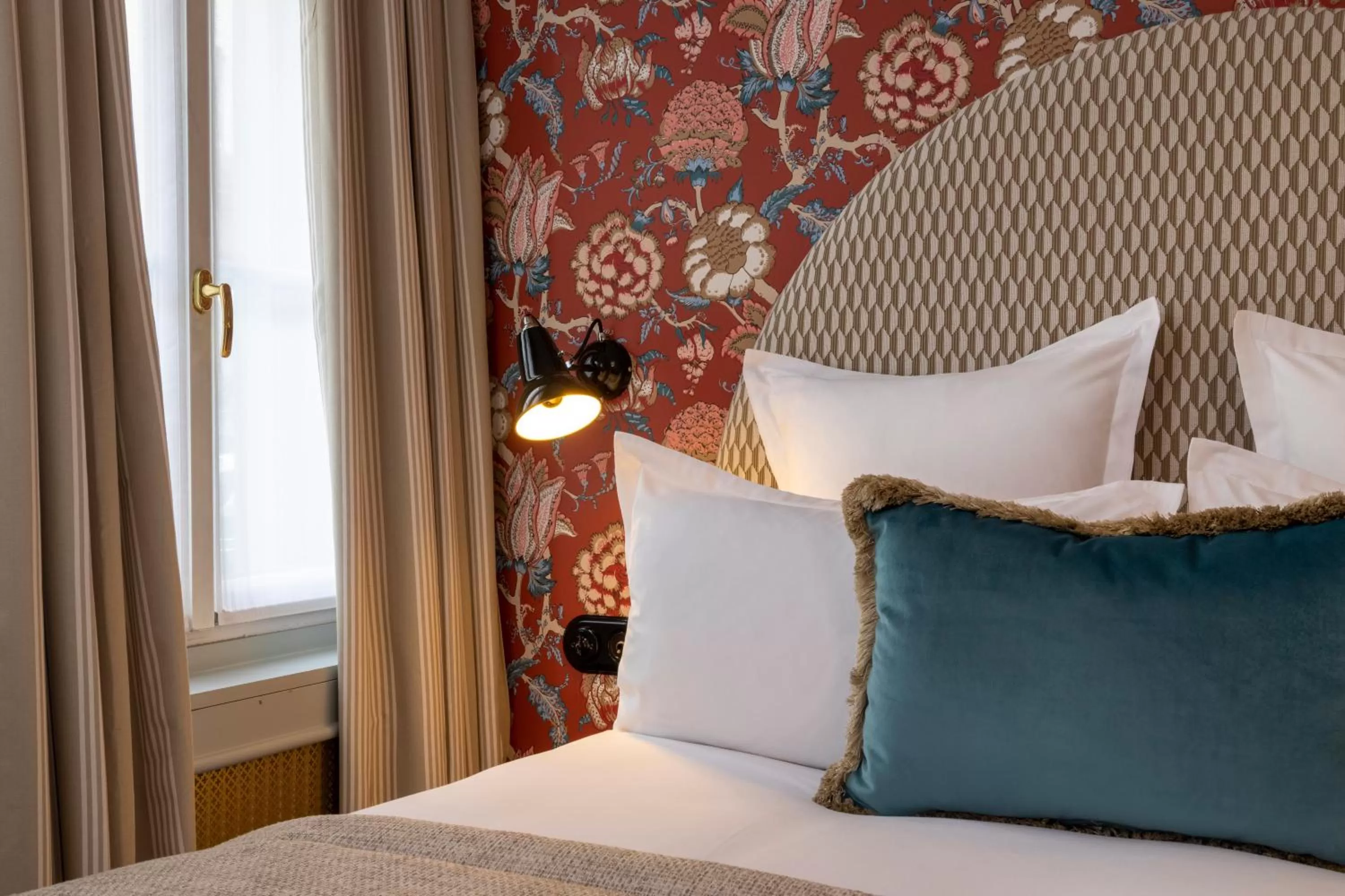 Bedroom, Bed in Hotel Bloum