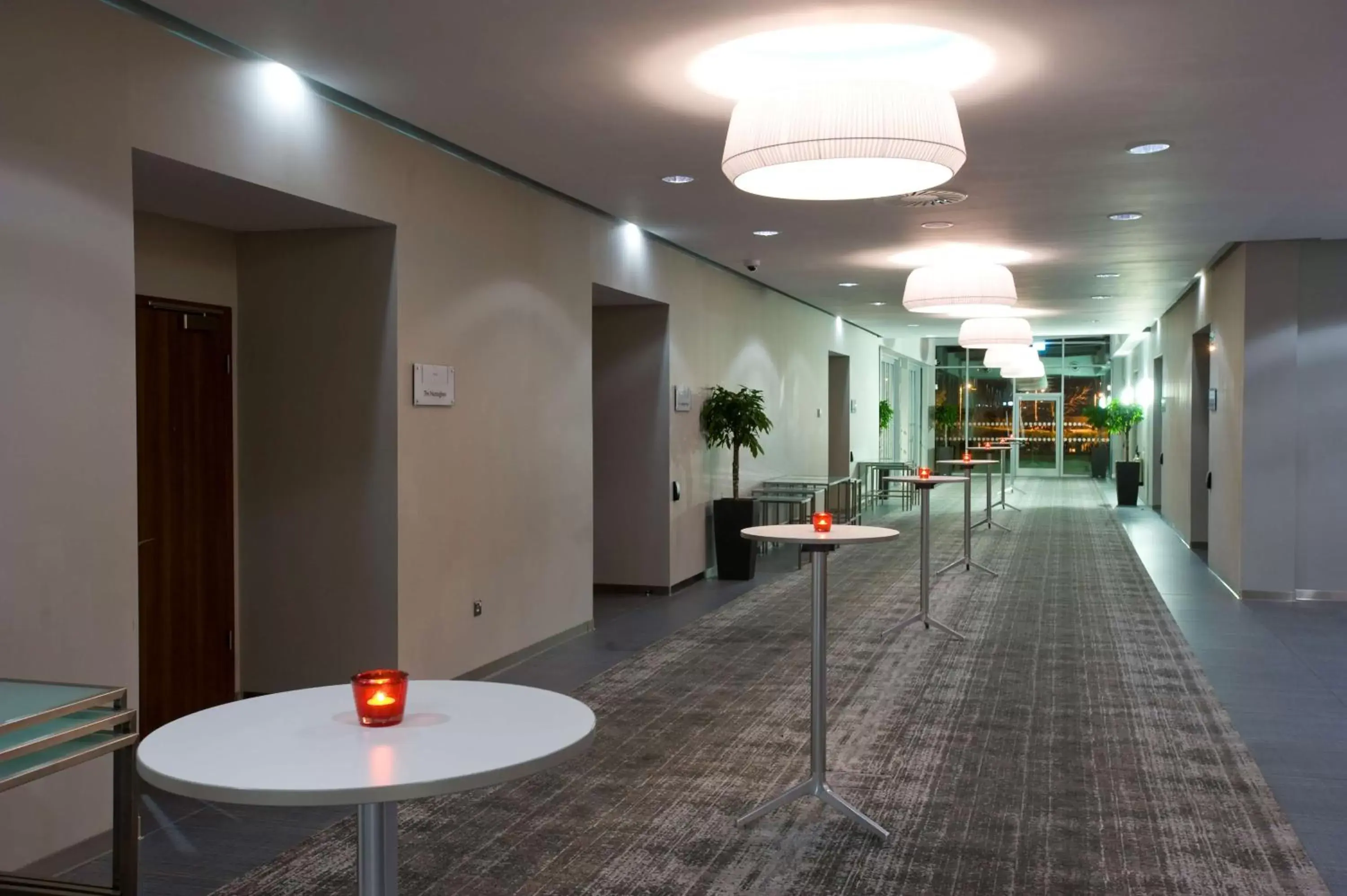 Meeting/conference room, Lobby/Reception in Radisson Blu Hotel East Midlands Airport