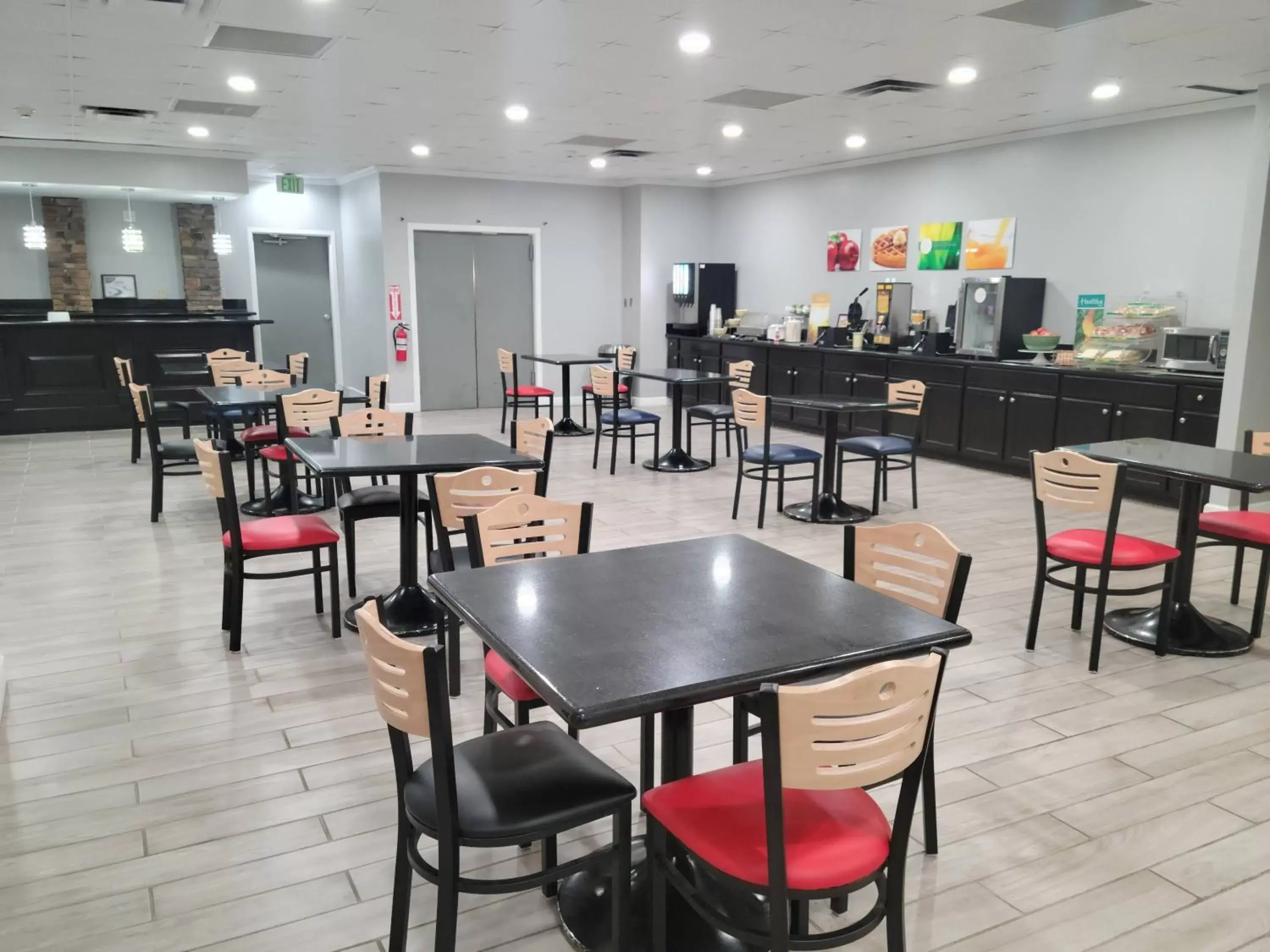 Breakfast, Restaurant/Places to Eat in Quality Inn Terre Haute University Area