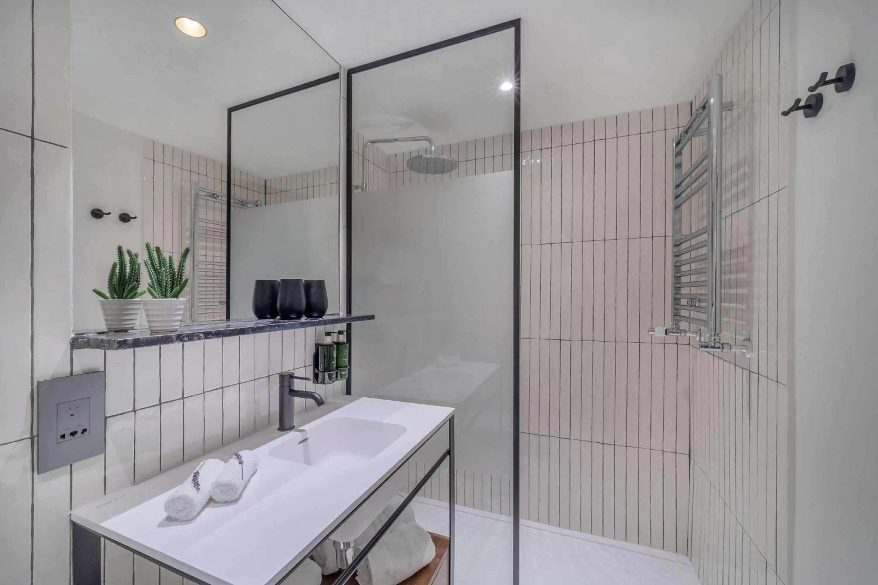 Bathroom in Melia White House Hotel