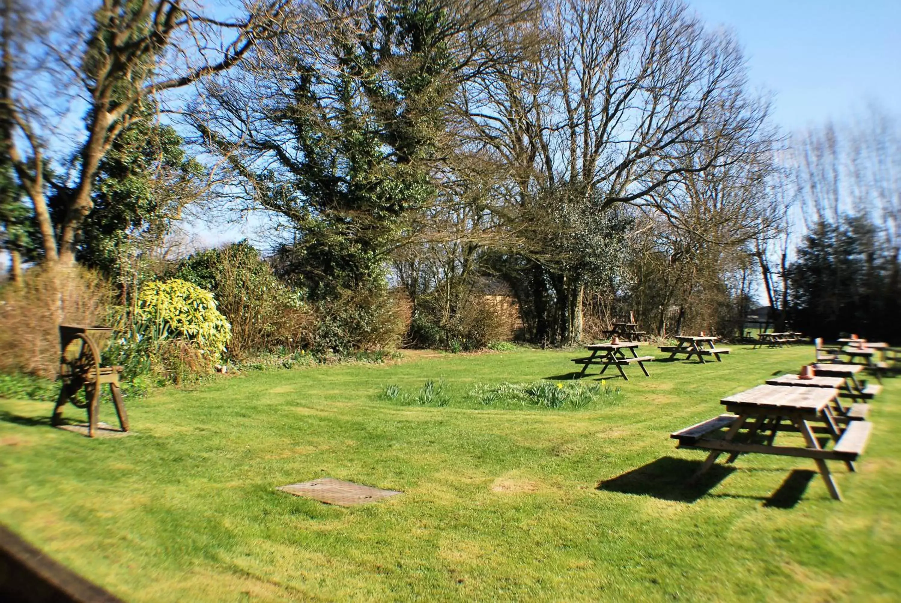 Property building, Garden in The Bowl Inn