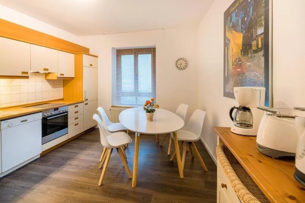 Kitchen or kitchenette in Hotel Am Nockherberg