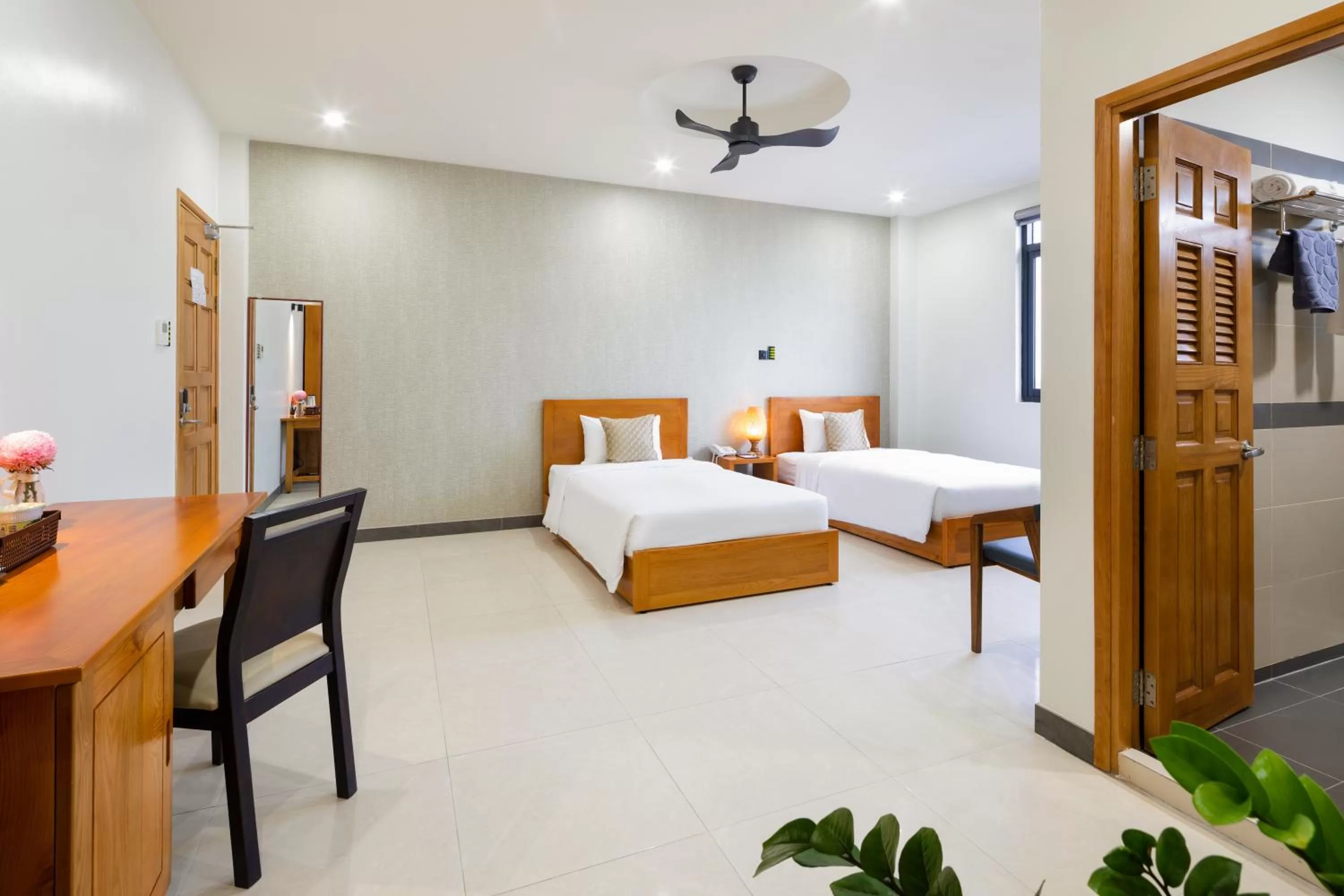 Bed in LARA HOTEL LONG XUYÊN