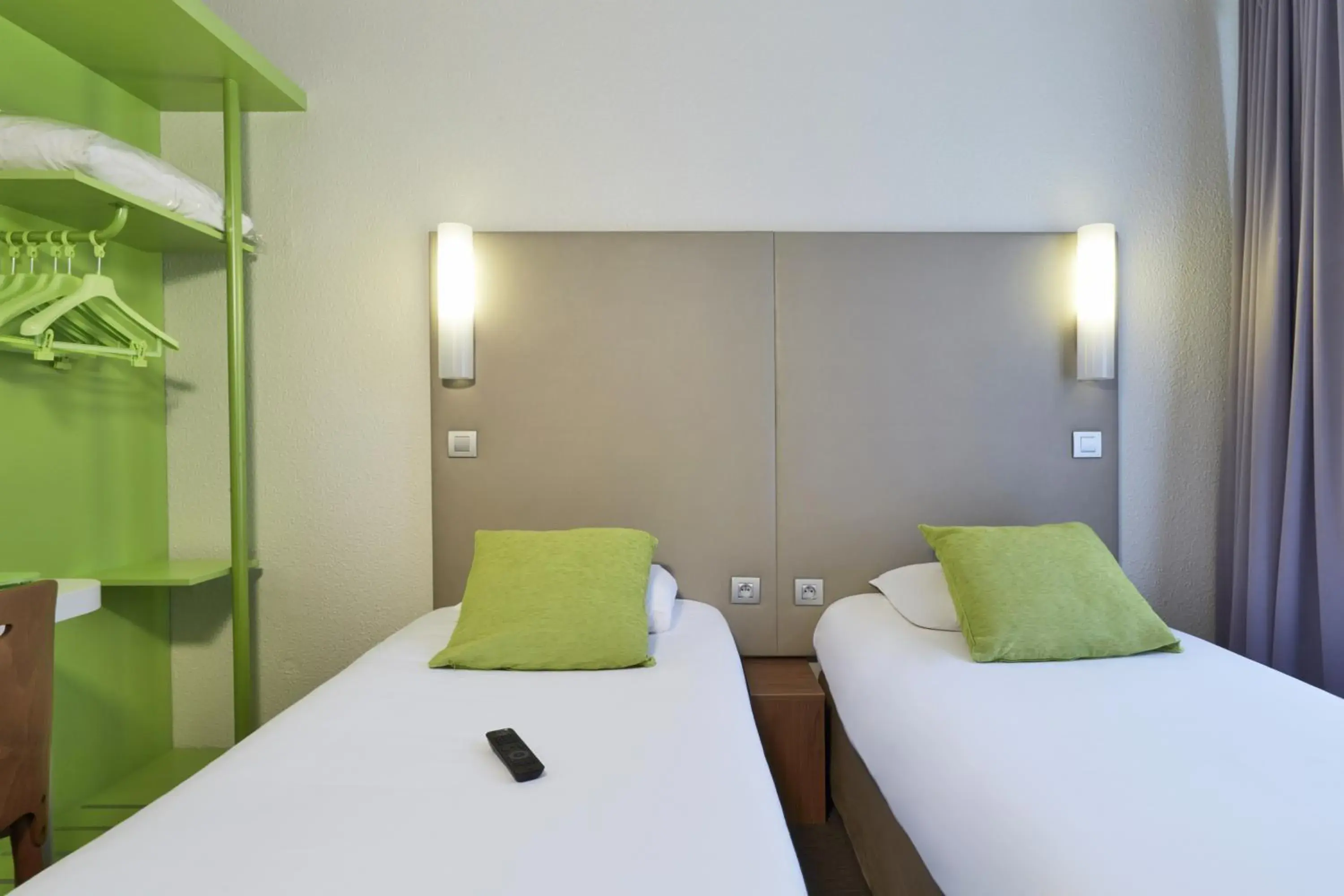 Bed in Campanile Paris Ouest - Levallois Perret