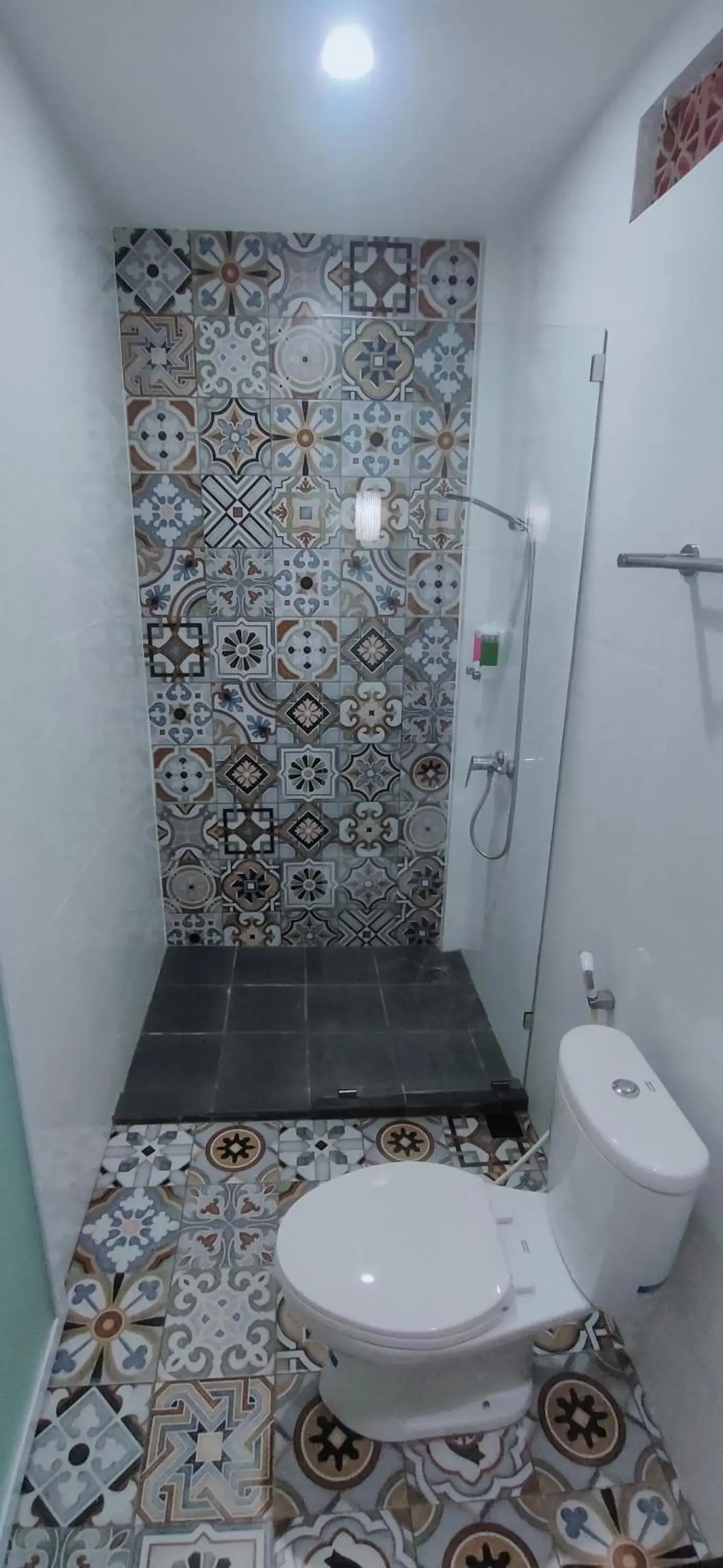 Shower, Bathroom in Pondok Denayu Homestay