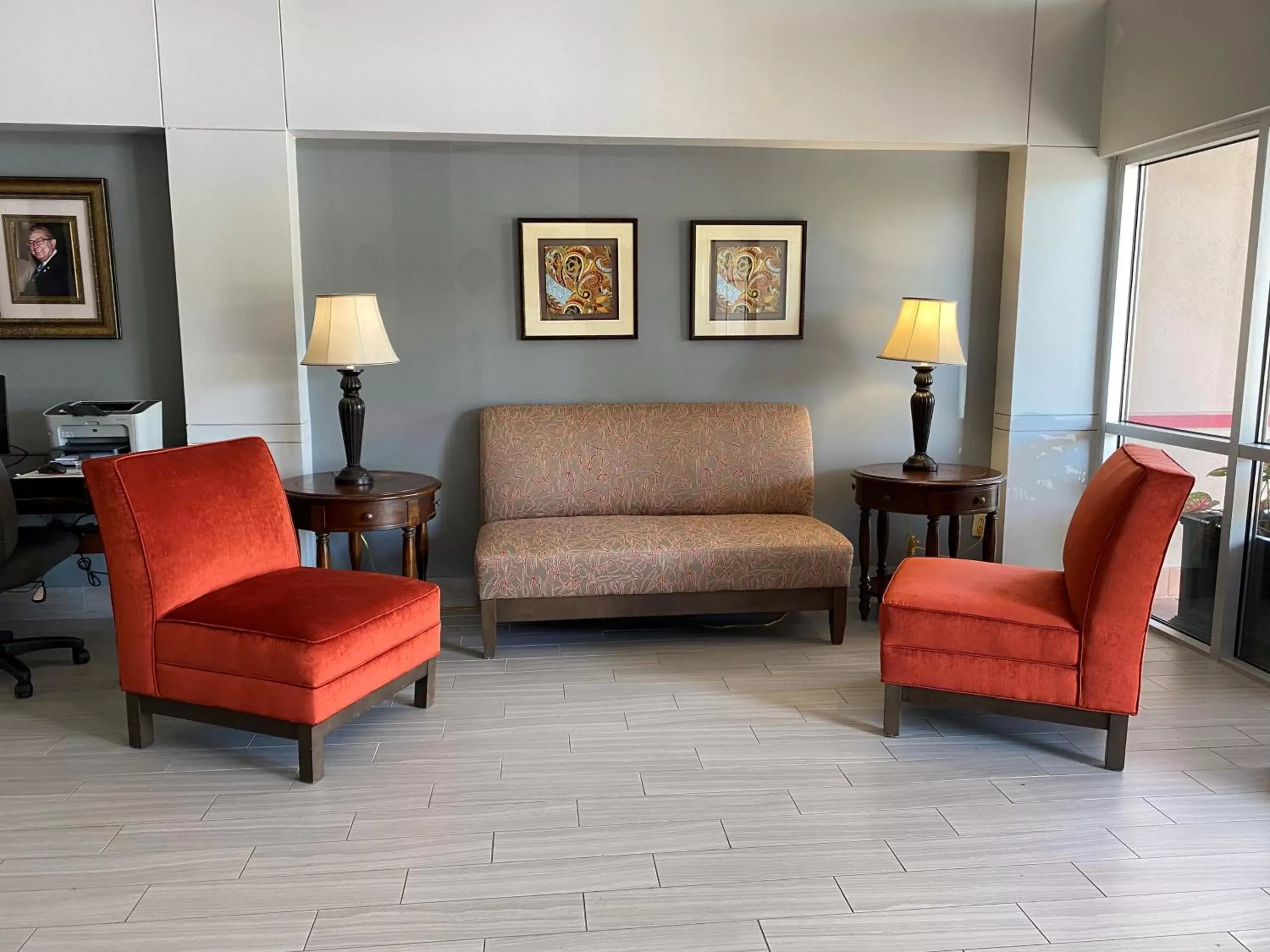 Lobby or reception in Ramada by Wyndham Luling Lobby or reception in Ramada by Wyndham Luling