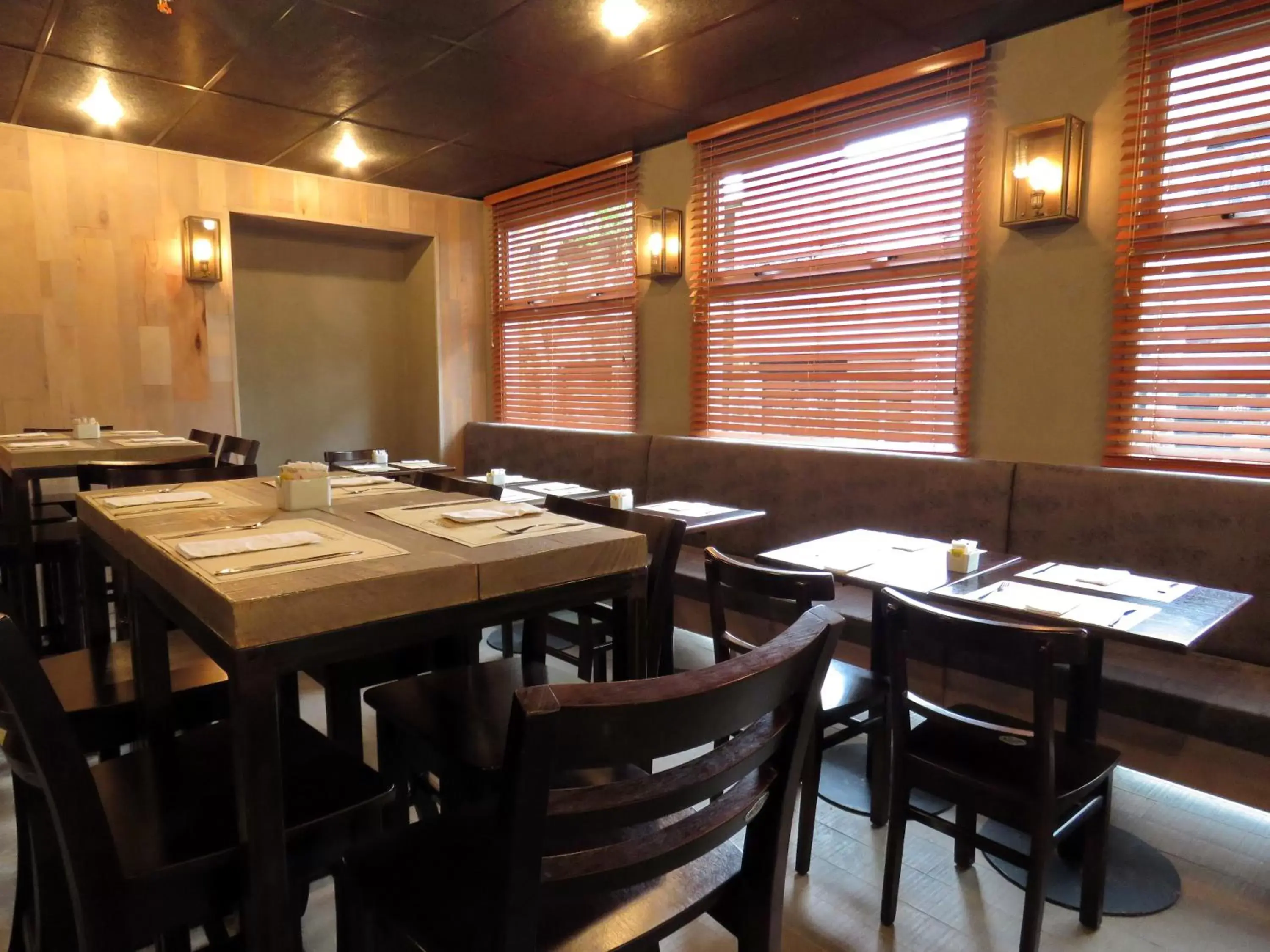 Restaurant/places to eat in Smart Hotel Montevideo Restaurant/places to eat in Smart Hotel Montevideo