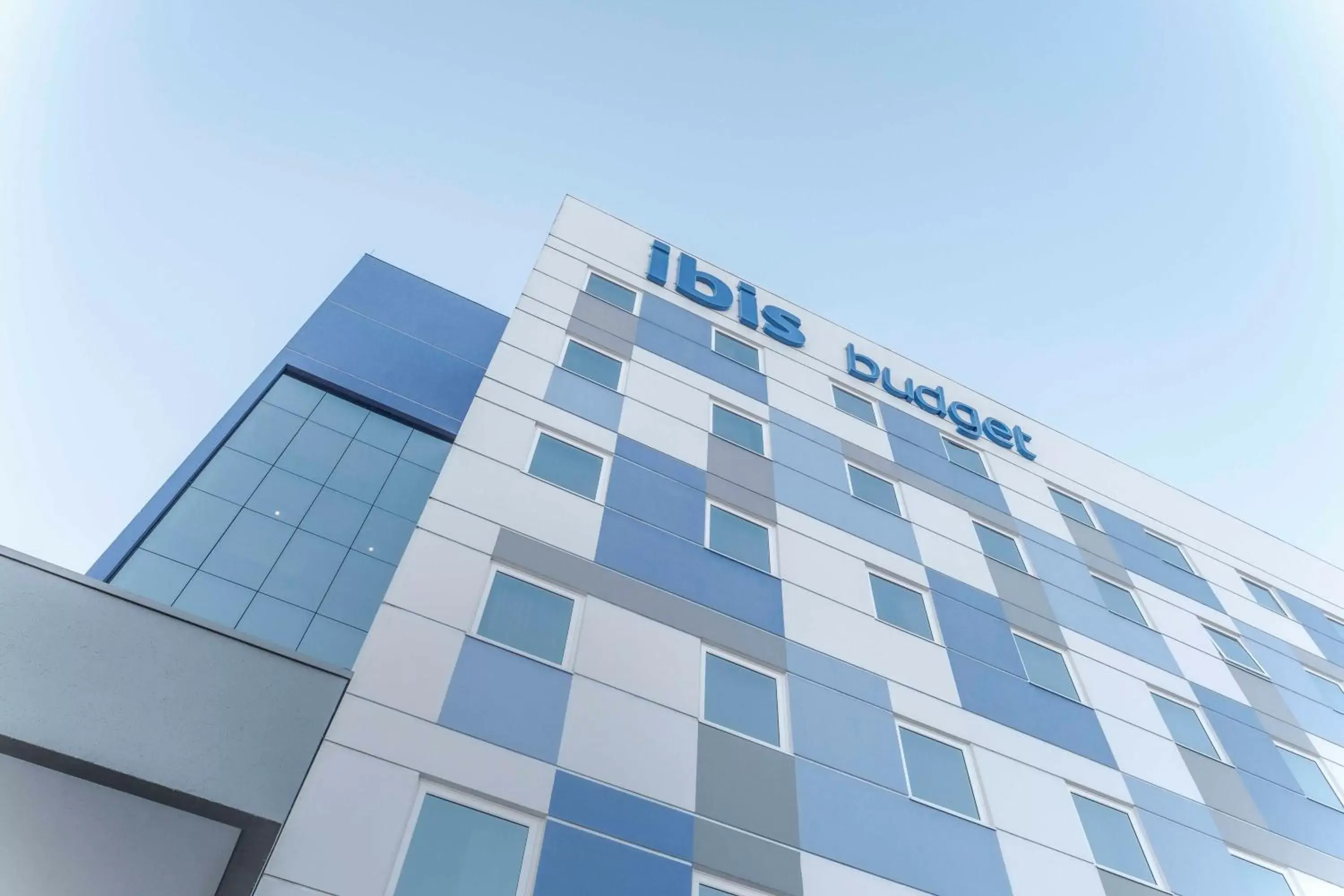 Facade/entrance, Property Building in Ibis Budget Farroupilha